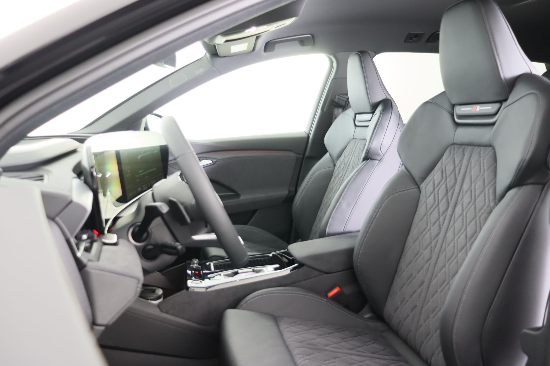 AUDI Q6 e-tron quattro-image-9