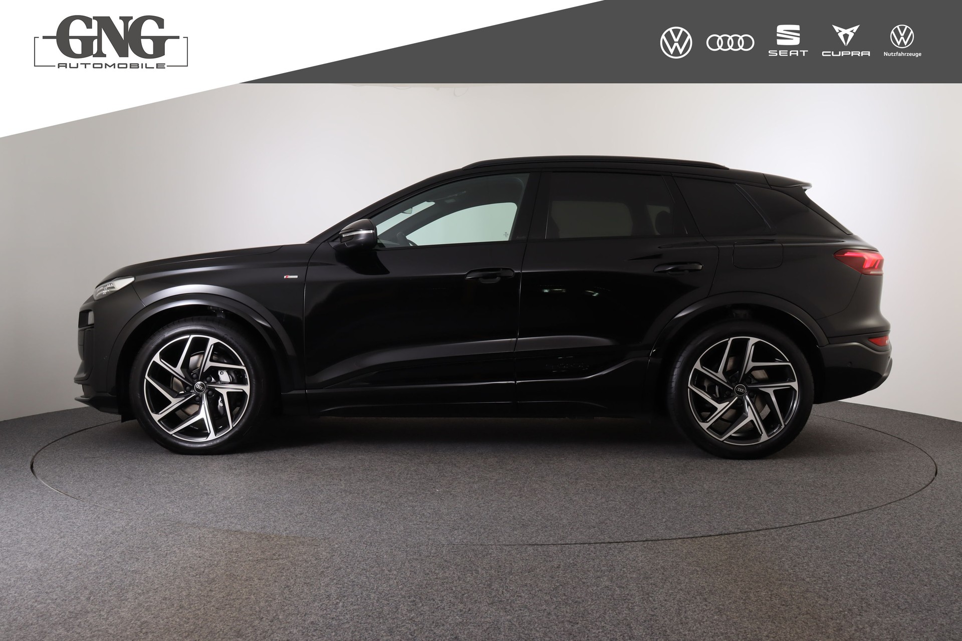 AUDI Q6 e-tron quattro-image-1