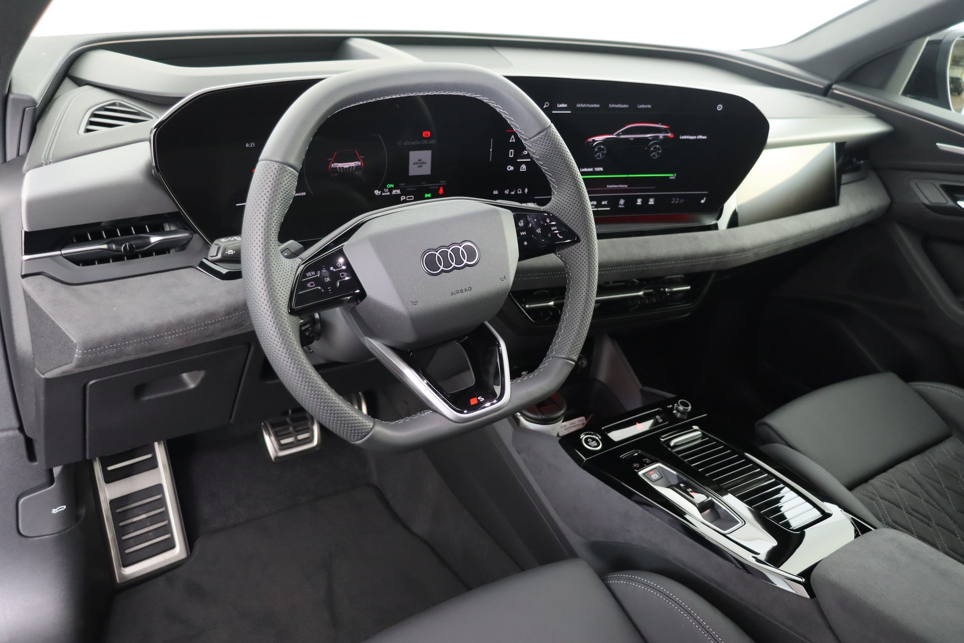 AUDI Q6 e-tron quattro-image-8