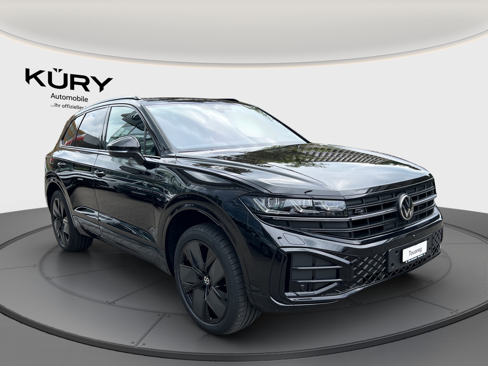 VW Touareg 3.0 TDI R-Line Tiptronic-image-2