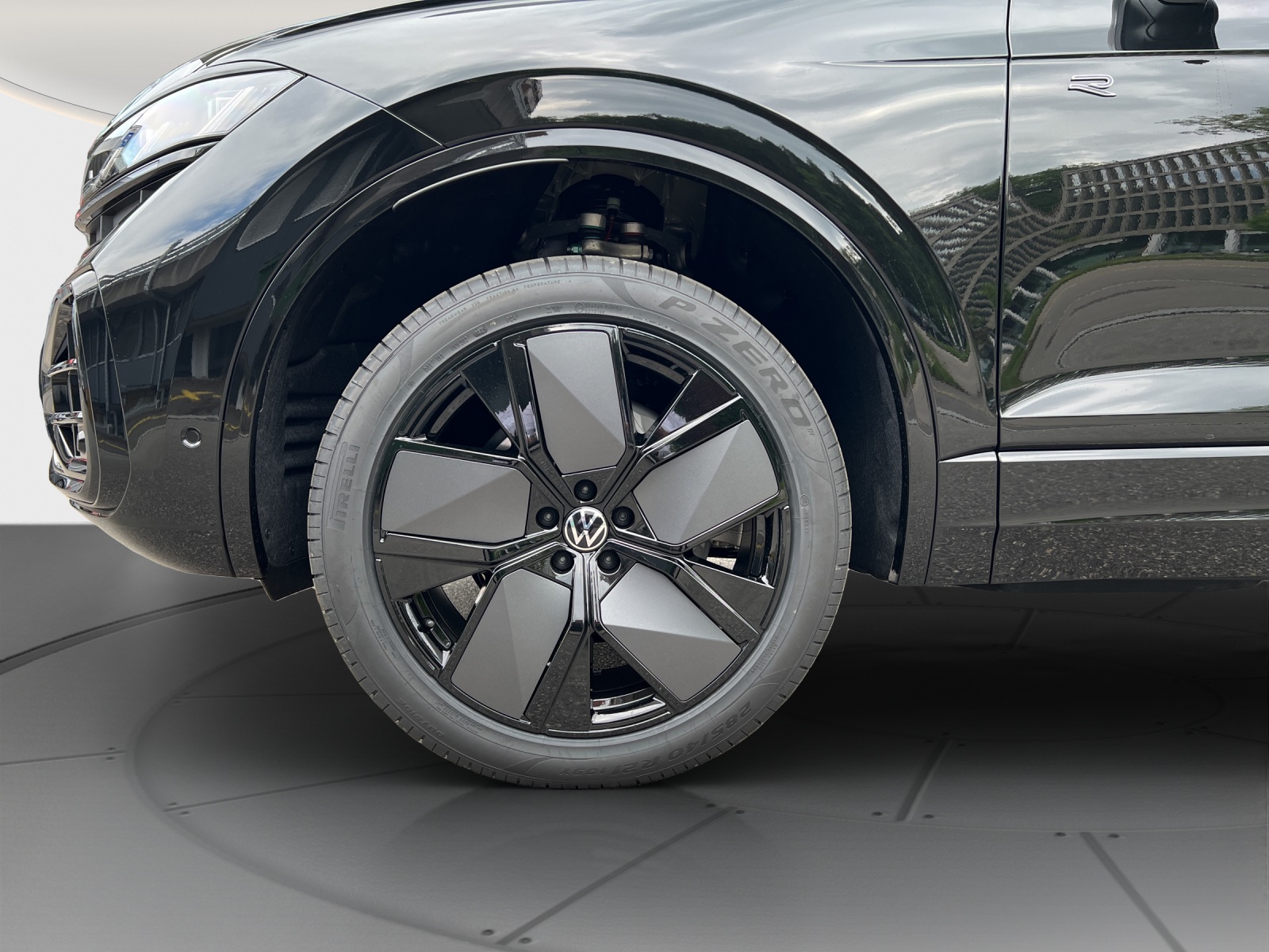 VW Touareg 3.0 TDI R-Line Tiptronic-image-7