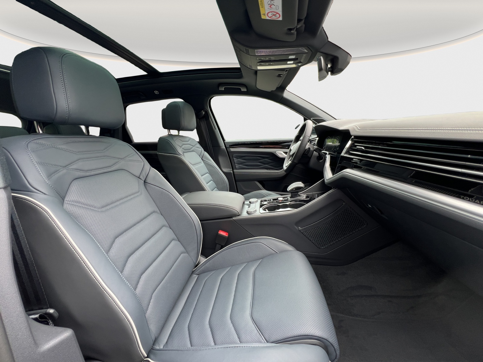 VW Touareg 3.0 TDI R-Line Tiptronic-image-9