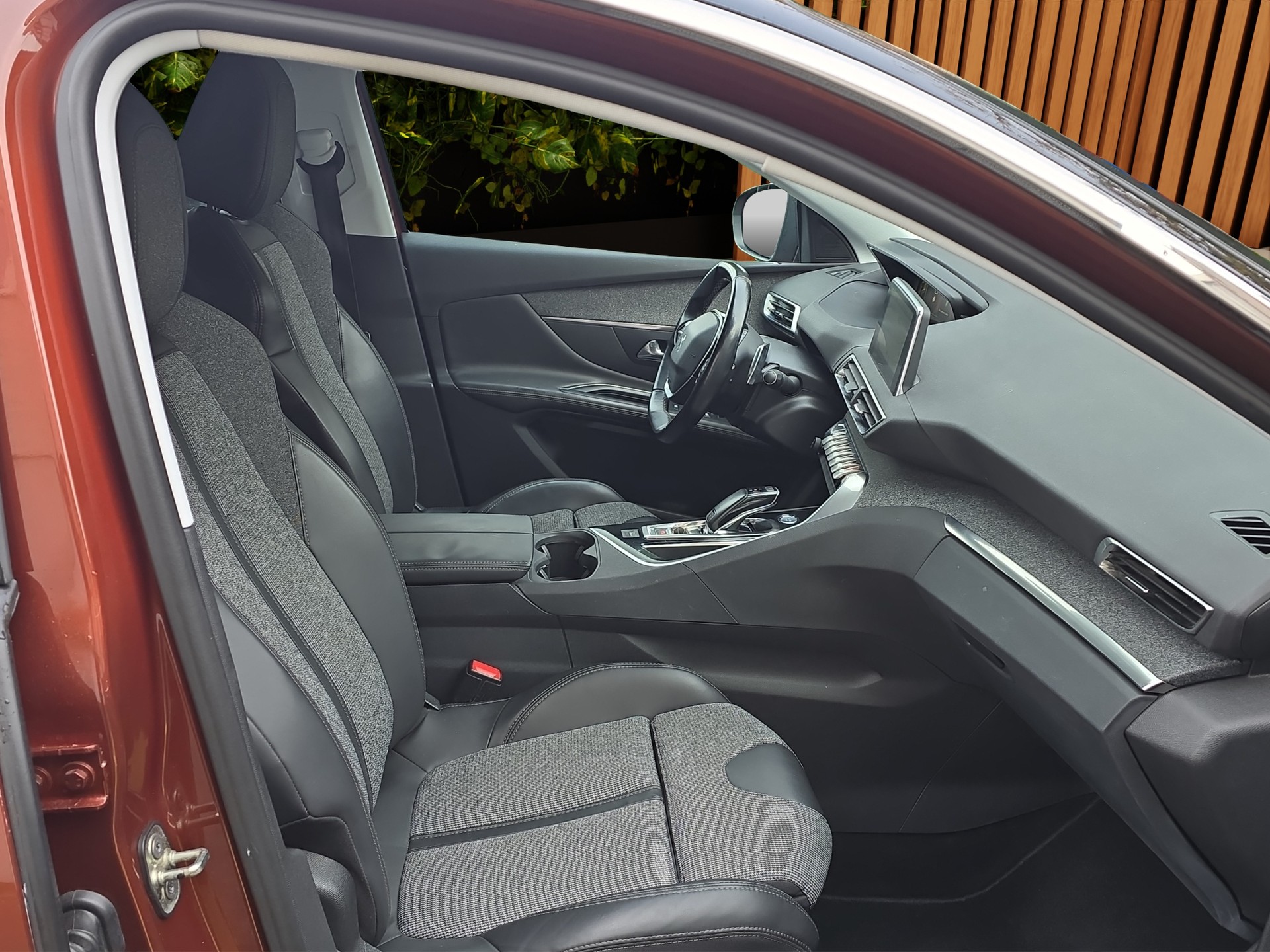 PEUGEOT 3008 1.6 THP Allure EAT-image-11