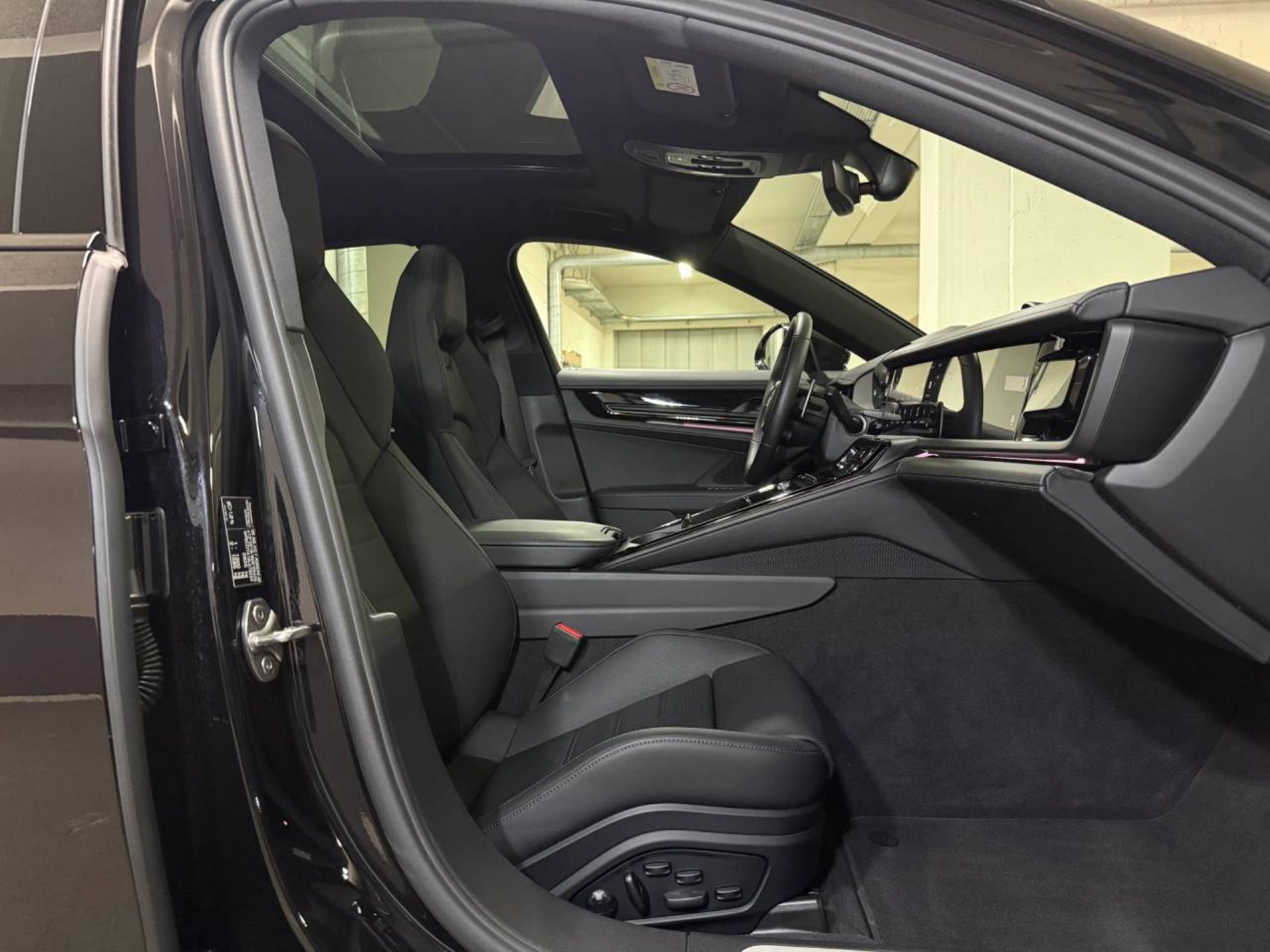PORSCHE Panamera 4 E-Hybrid (MY24)-image-16