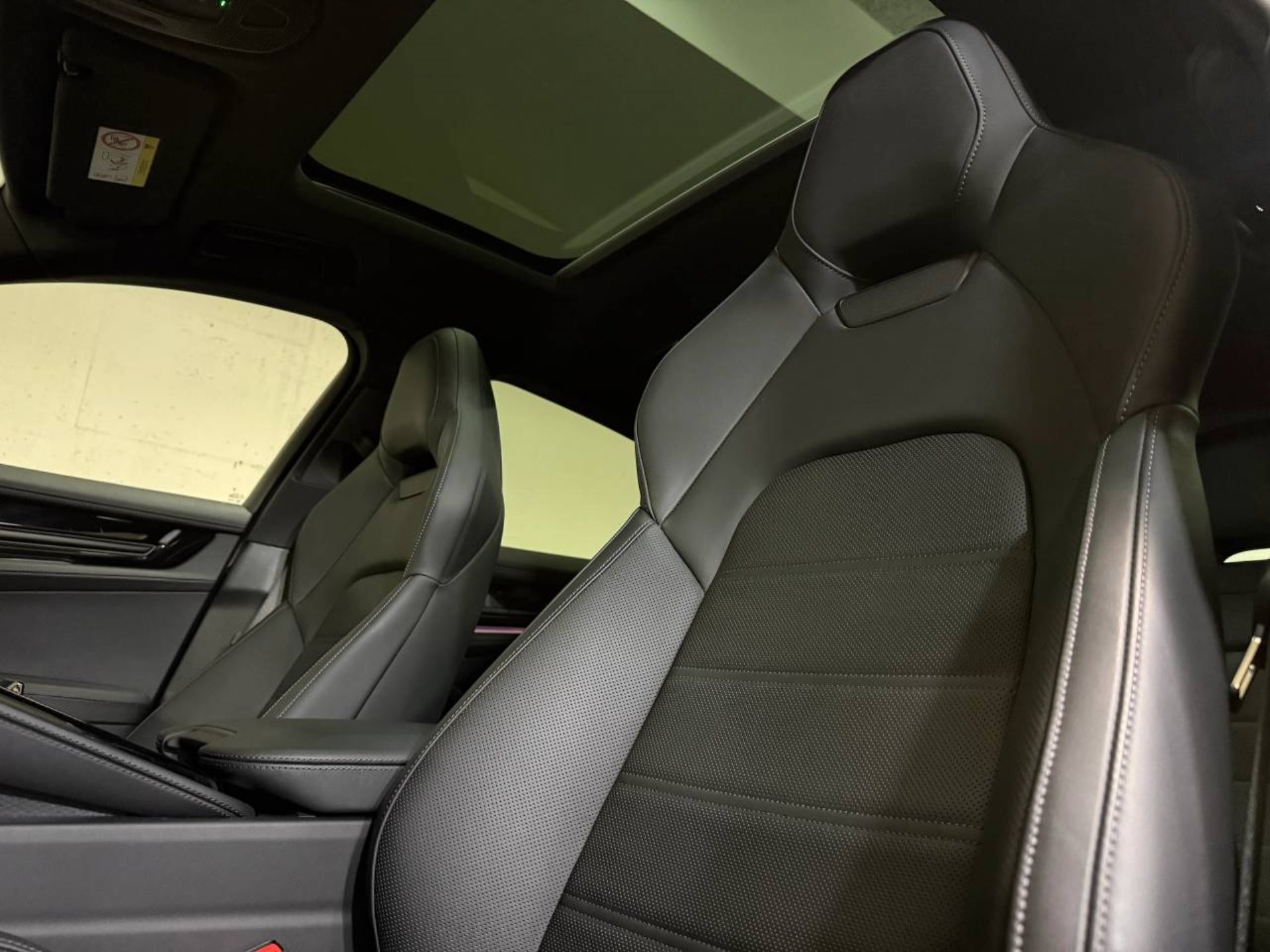 PORSCHE Panamera 4 E-Hybrid (MY24)-image-25