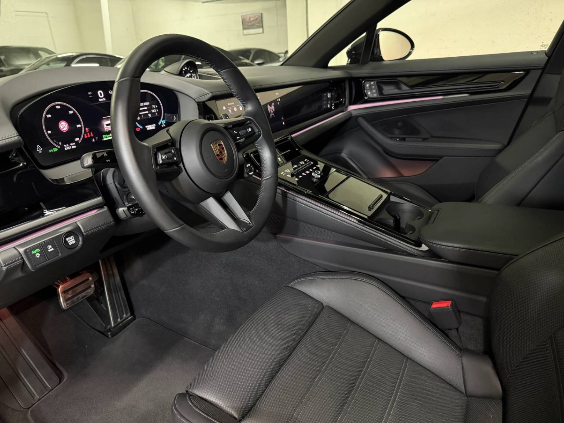PORSCHE Panamera 4 E-Hybrid (MY24)-image-3