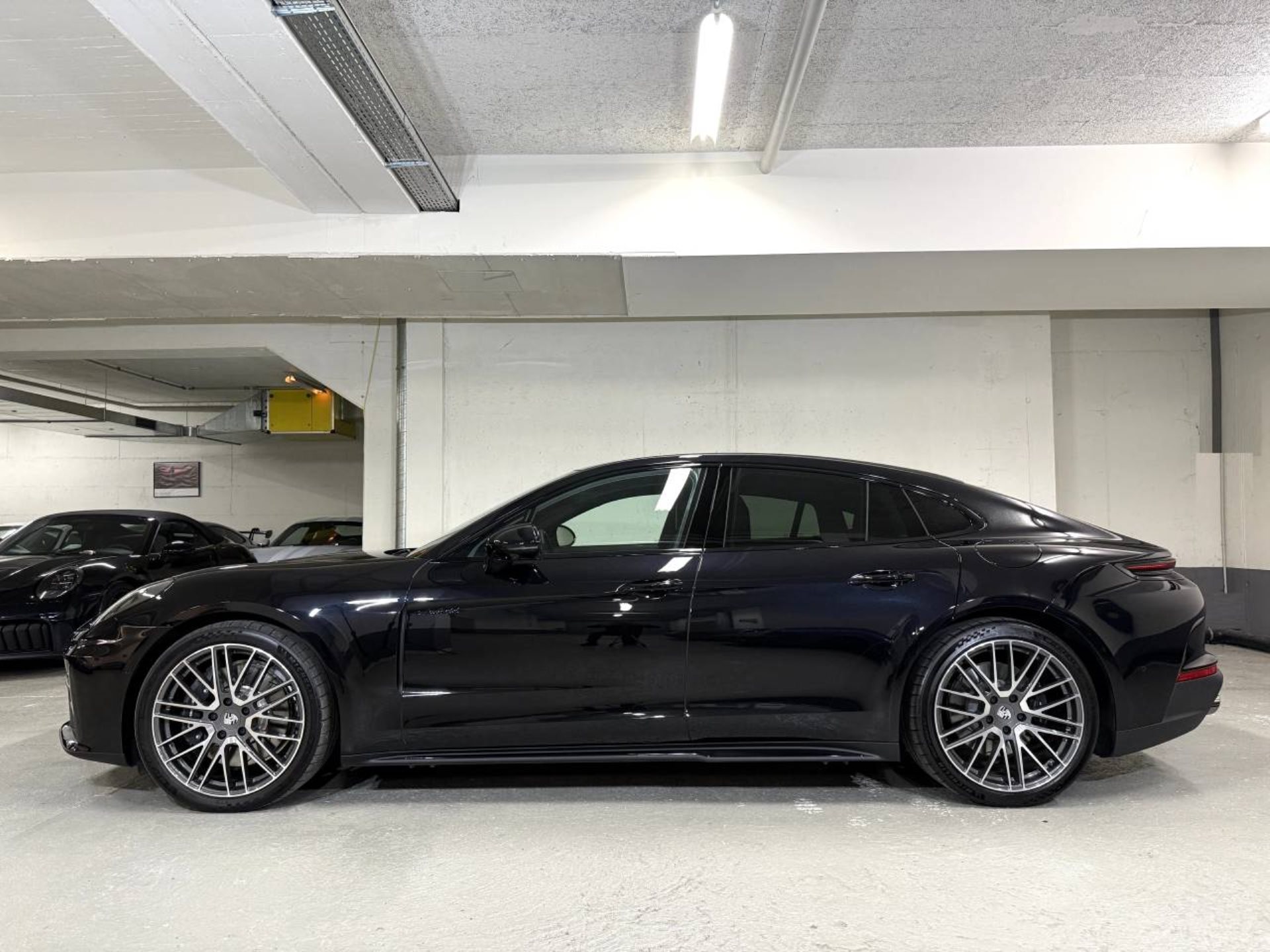 PORSCHE Panamera 4 E-Hybrid (MY24)-image-1