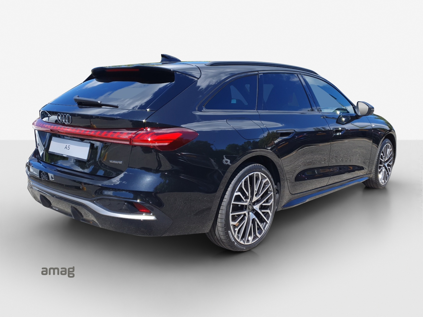 AUDI A5 Avant TDI quattro 150 kW Attraction S tronic-image-4