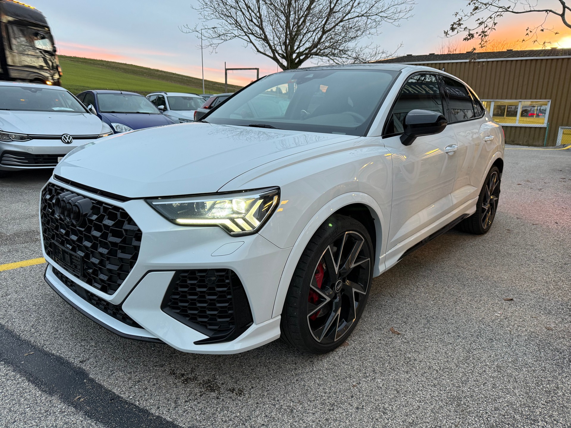 AUDI RS Q3 Sportback quattro S tronic-showroom-element-1