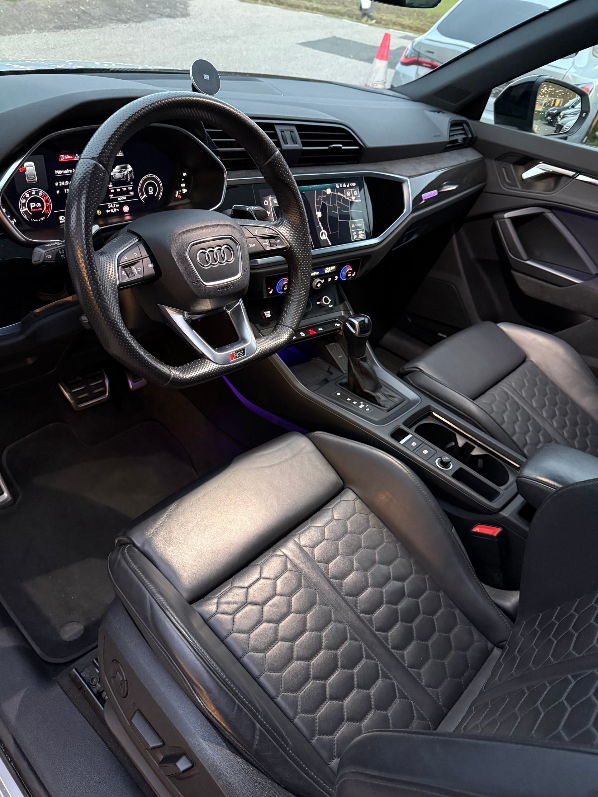 AUDI RS Q3 Sportback quattro S tronic-image-6