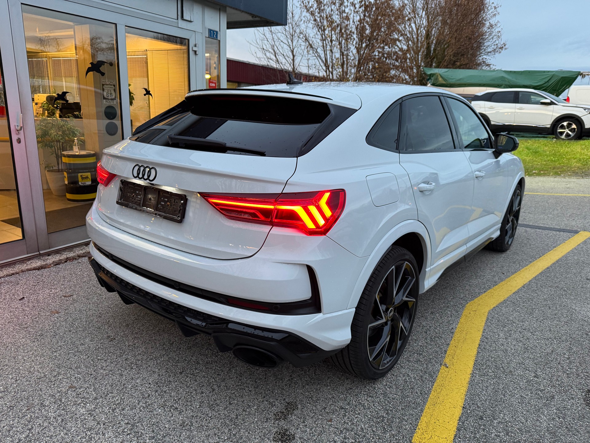 AUDI RS Q3 Sportback quattro S tronic-showroom-element-2