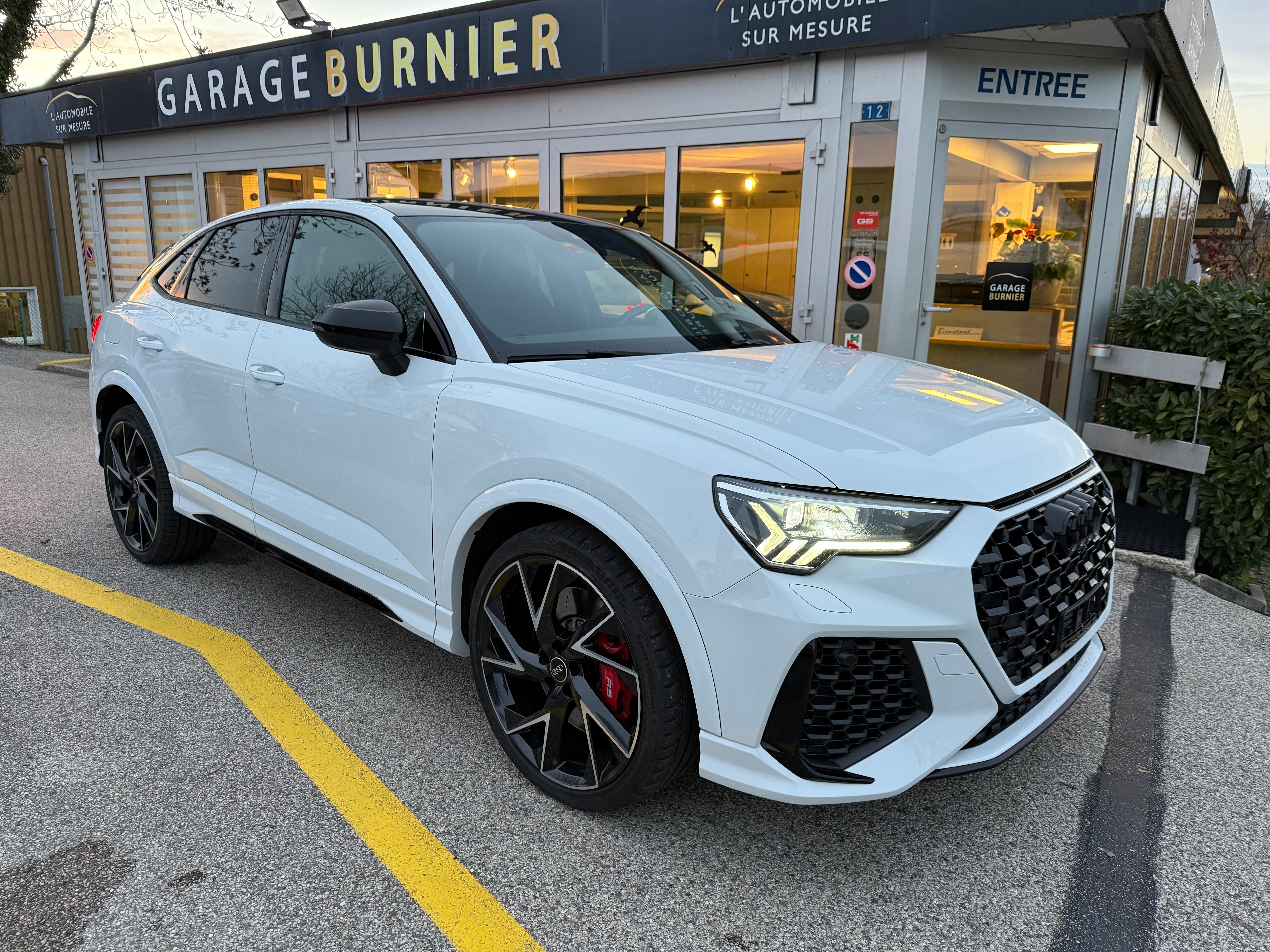 Car photo