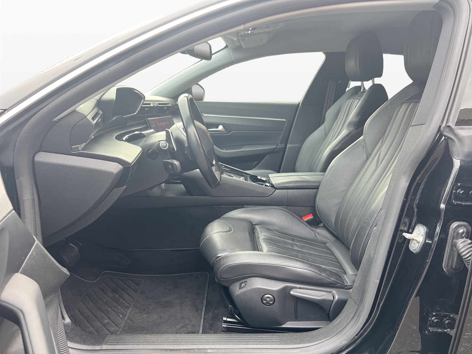 PEUGEOT 508 2.0 Blue HDI GT EAT8-image-8