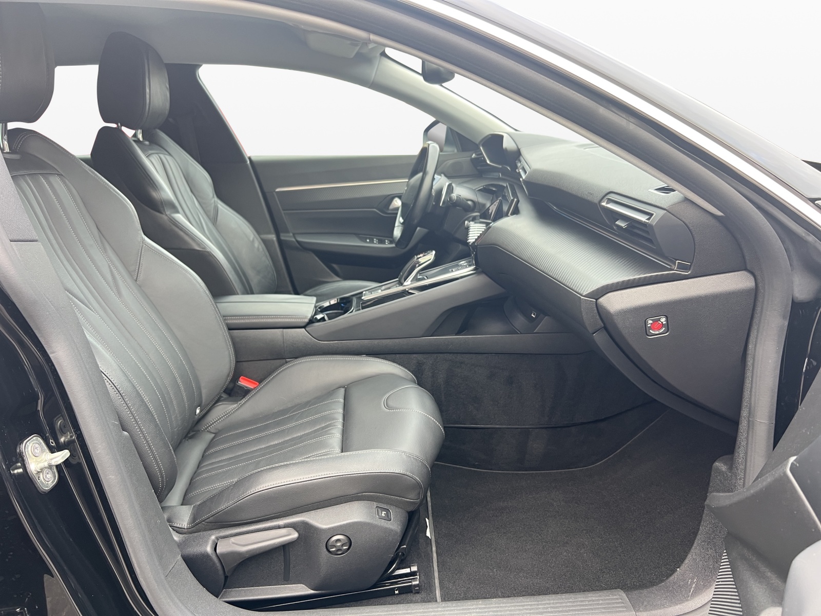 PEUGEOT 508 2.0 Blue HDI GT EAT8-image-14
