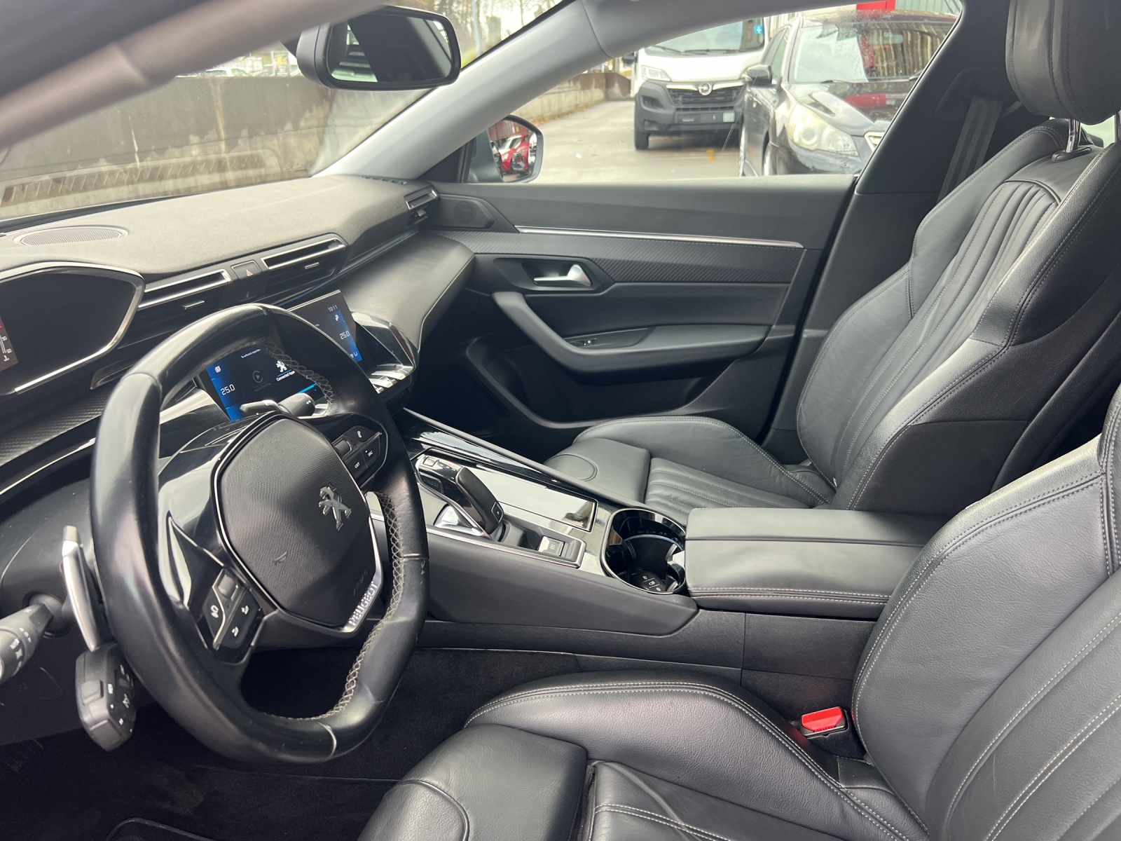 PEUGEOT 508 2.0 Blue HDI GT EAT8-image-26
