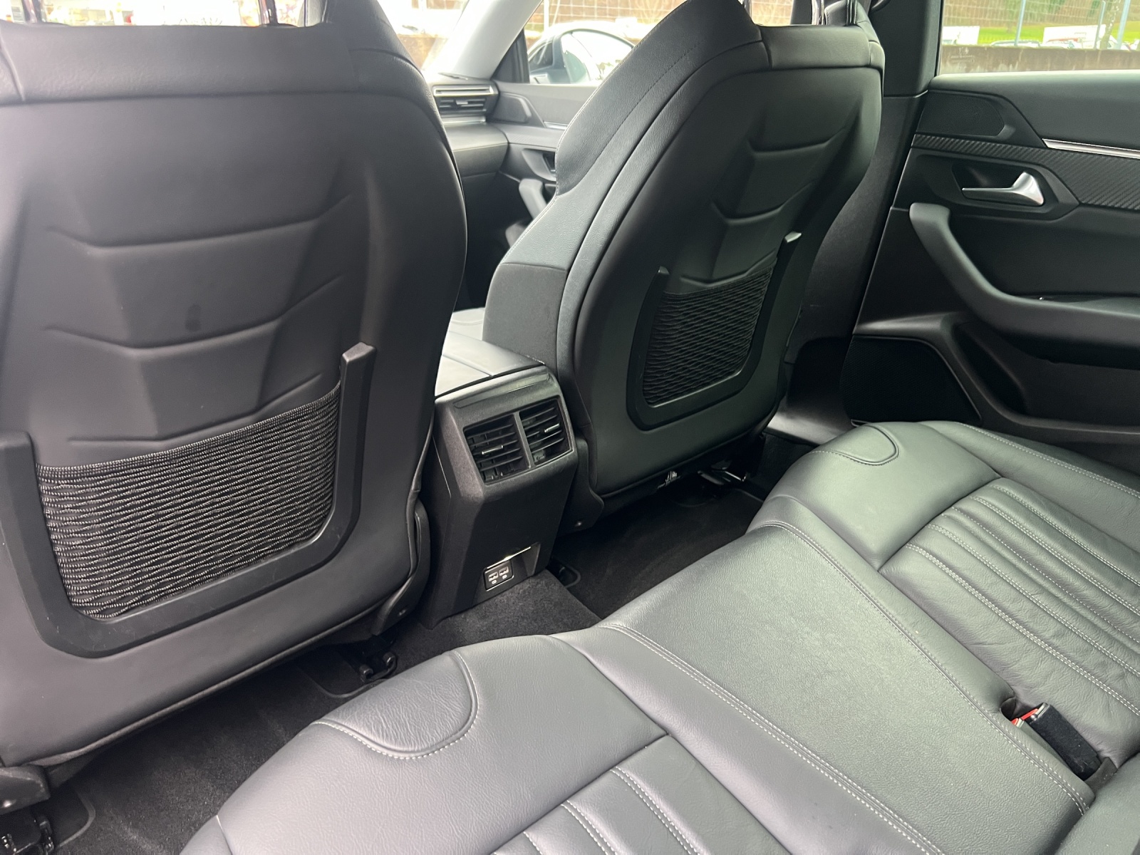 PEUGEOT 508 2.0 Blue HDI GT EAT8-image-25