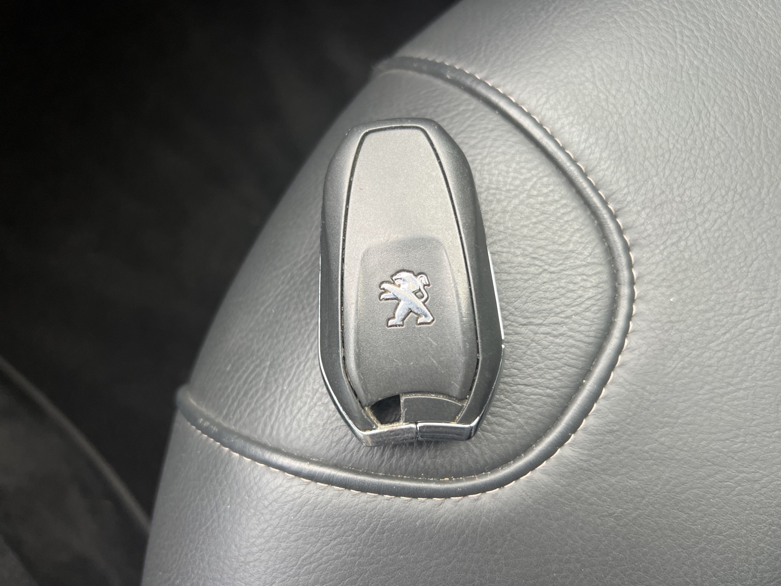 PEUGEOT 508 2.0 Blue HDI GT EAT8-image-24