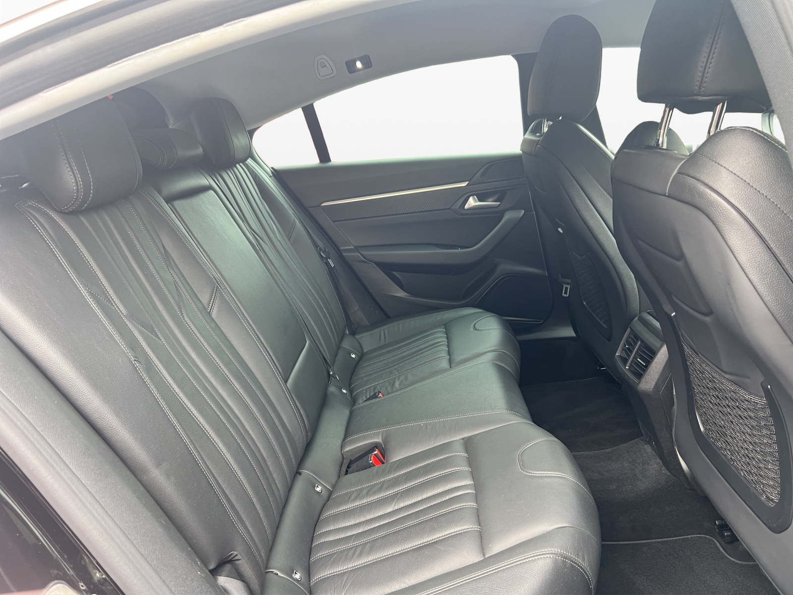 PEUGEOT 508 2.0 Blue HDI GT EAT8-image-18