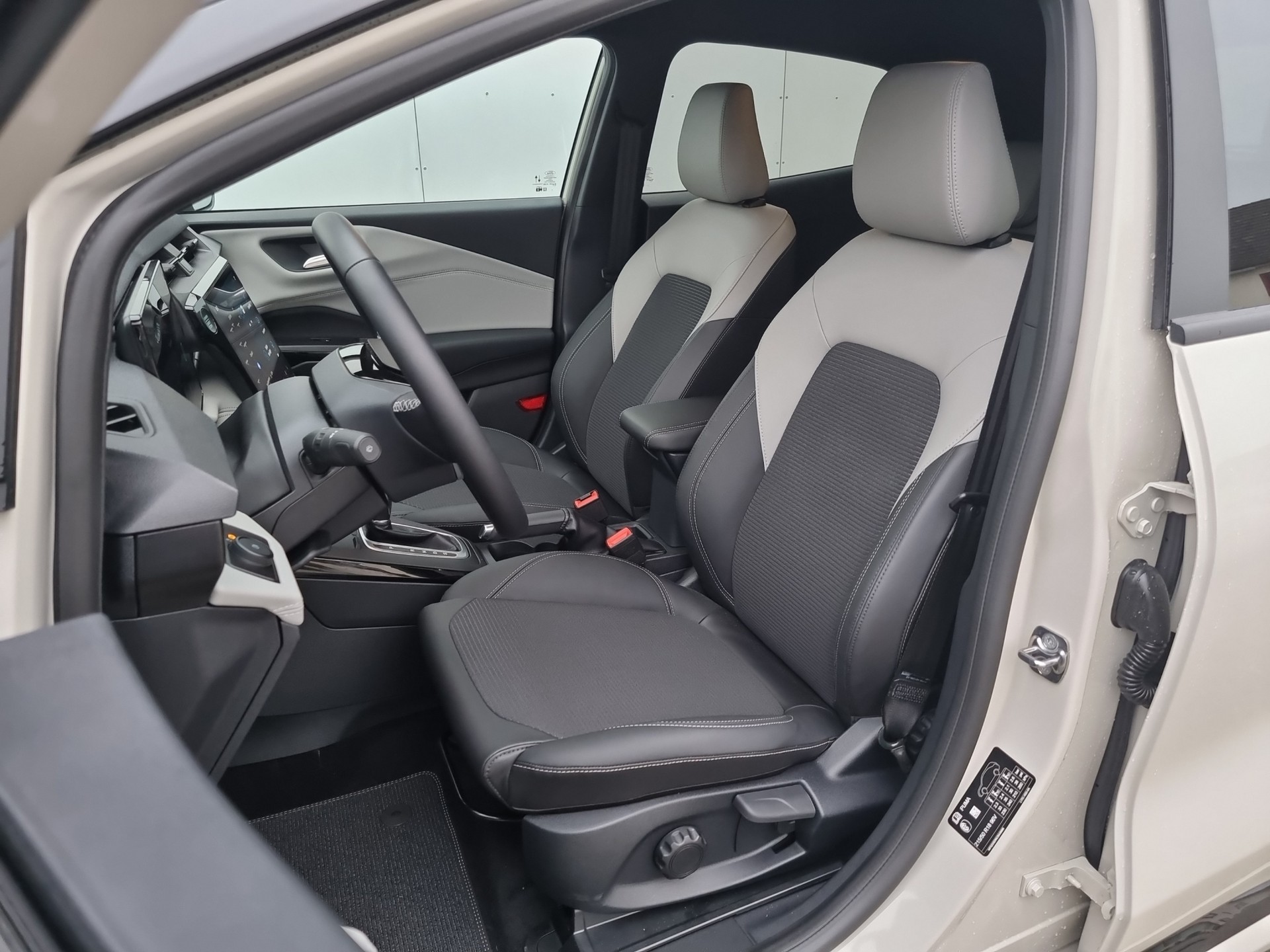 FORD Puma 1.0 EcoB Hybrid 155 Sound Edition-image-12