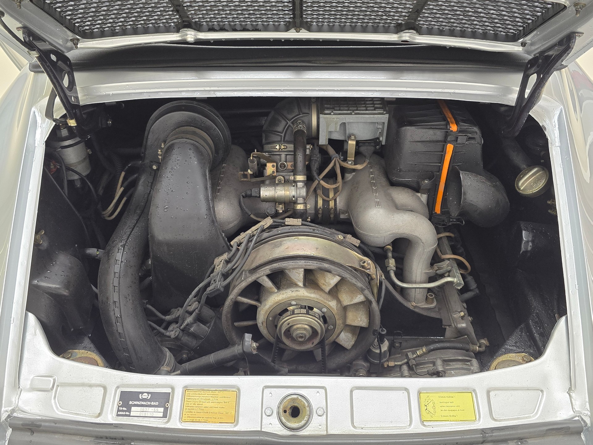 PORSCHE 911 Carrera Cabrio-image-15