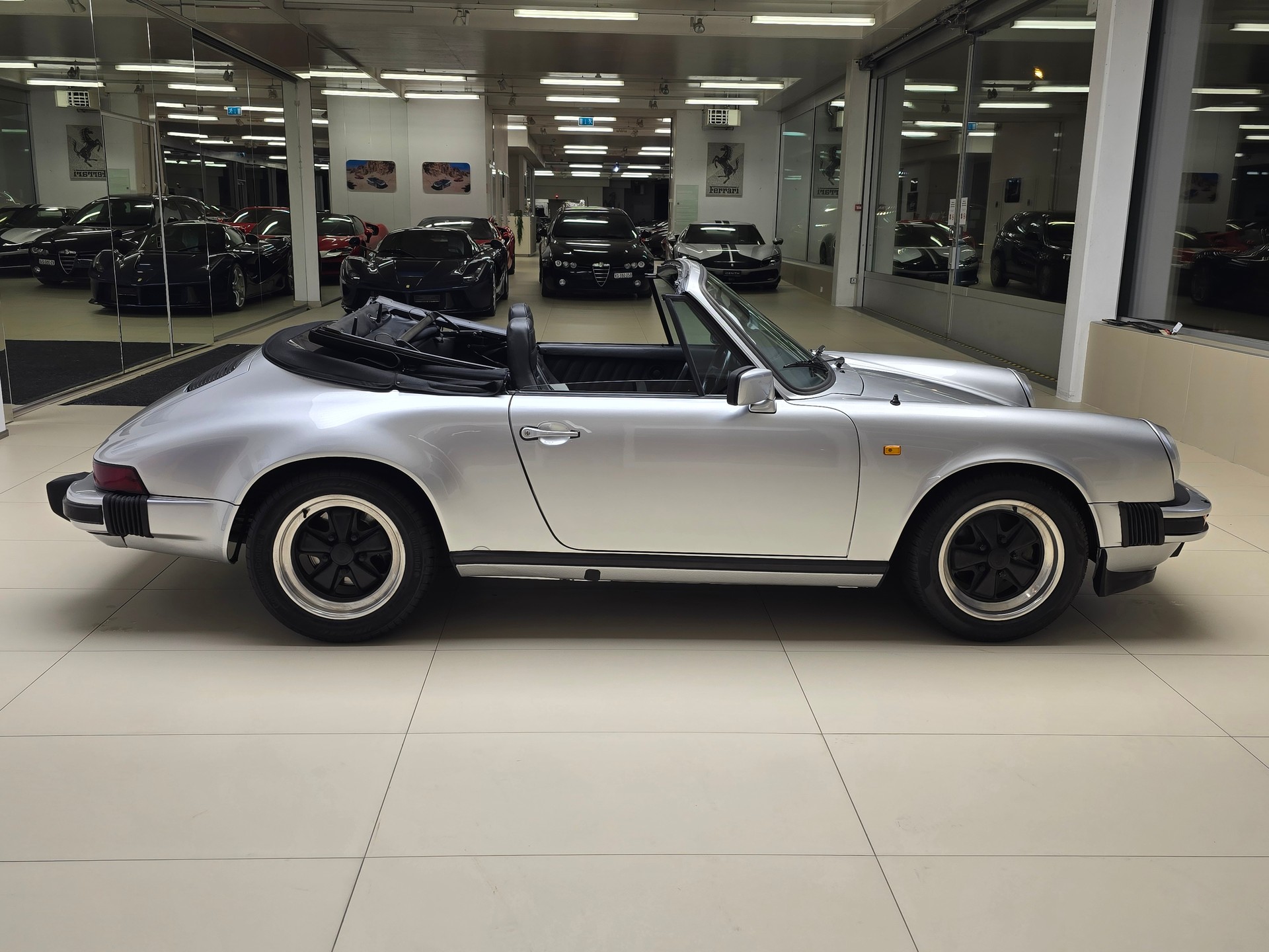 PORSCHE 911 Carrera Cabrio-image-3