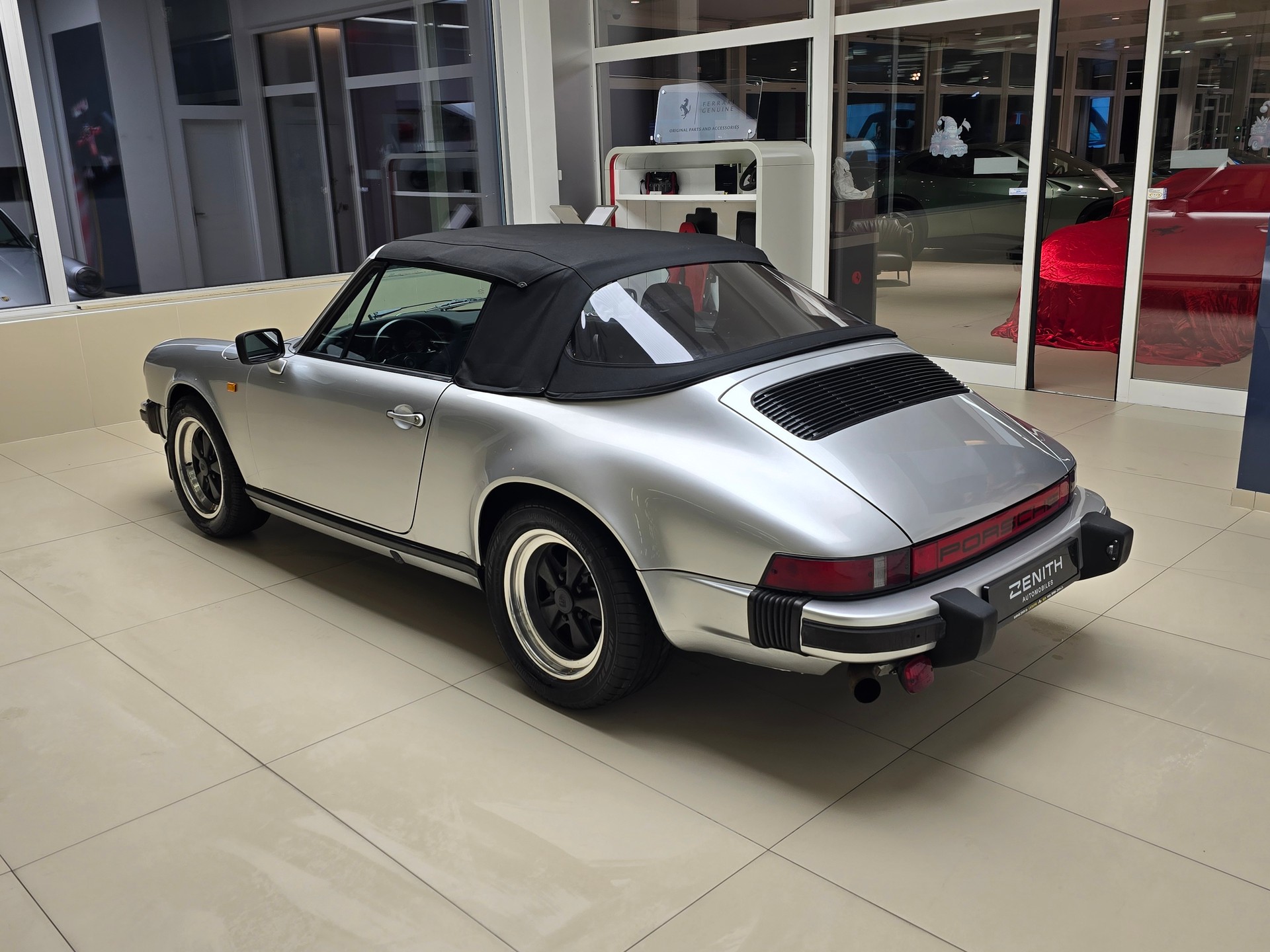 PORSCHE 911 Carrera Cabrio-image-6
