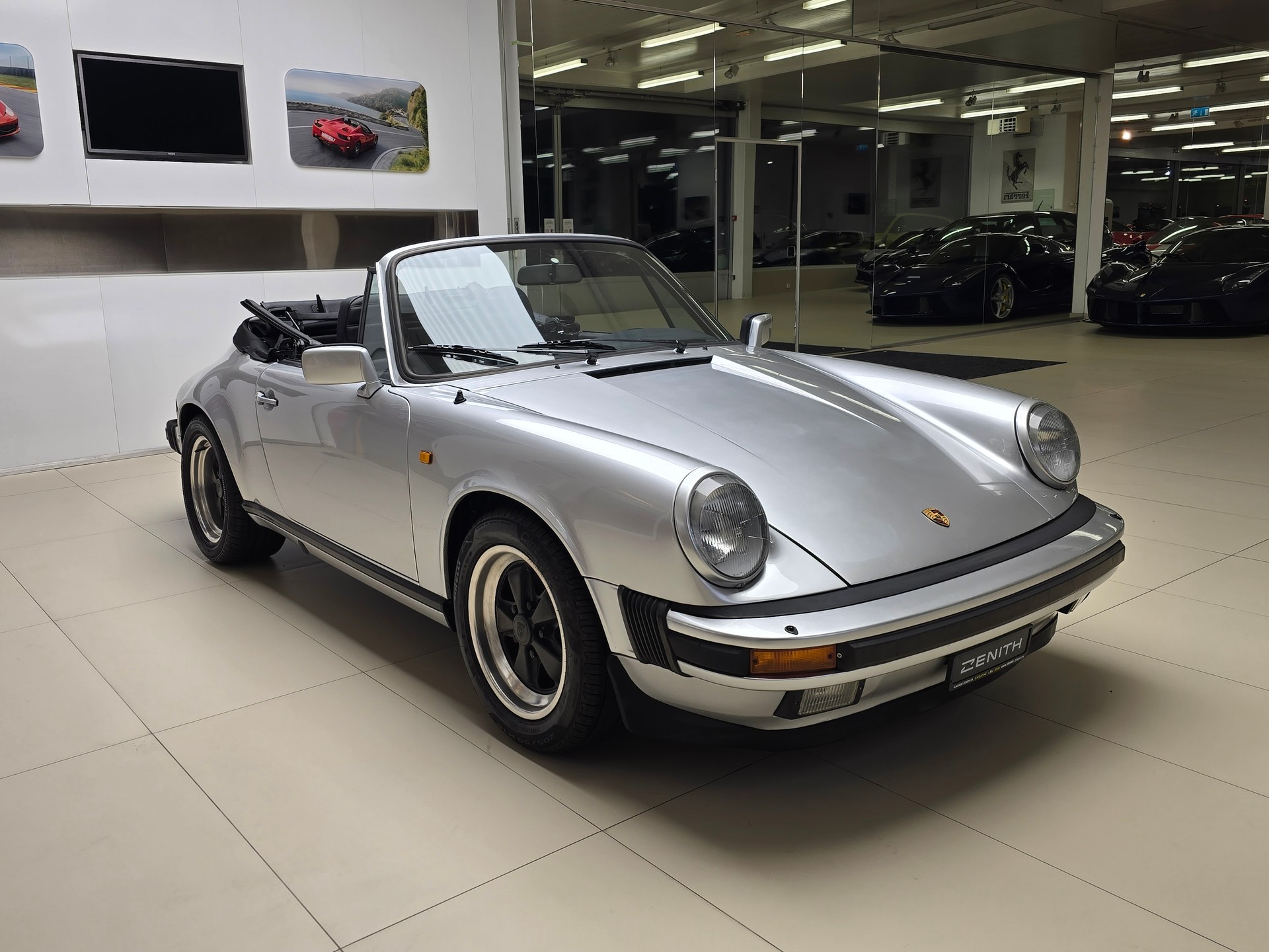 PORSCHE 911 Carrera Cabrio-image-2