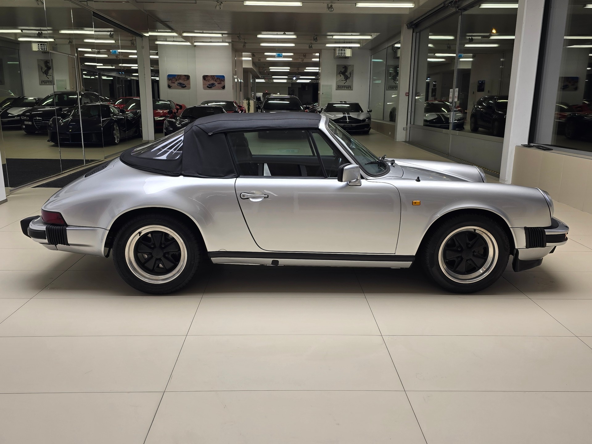 PORSCHE 911 Carrera Cabrio-image-7
