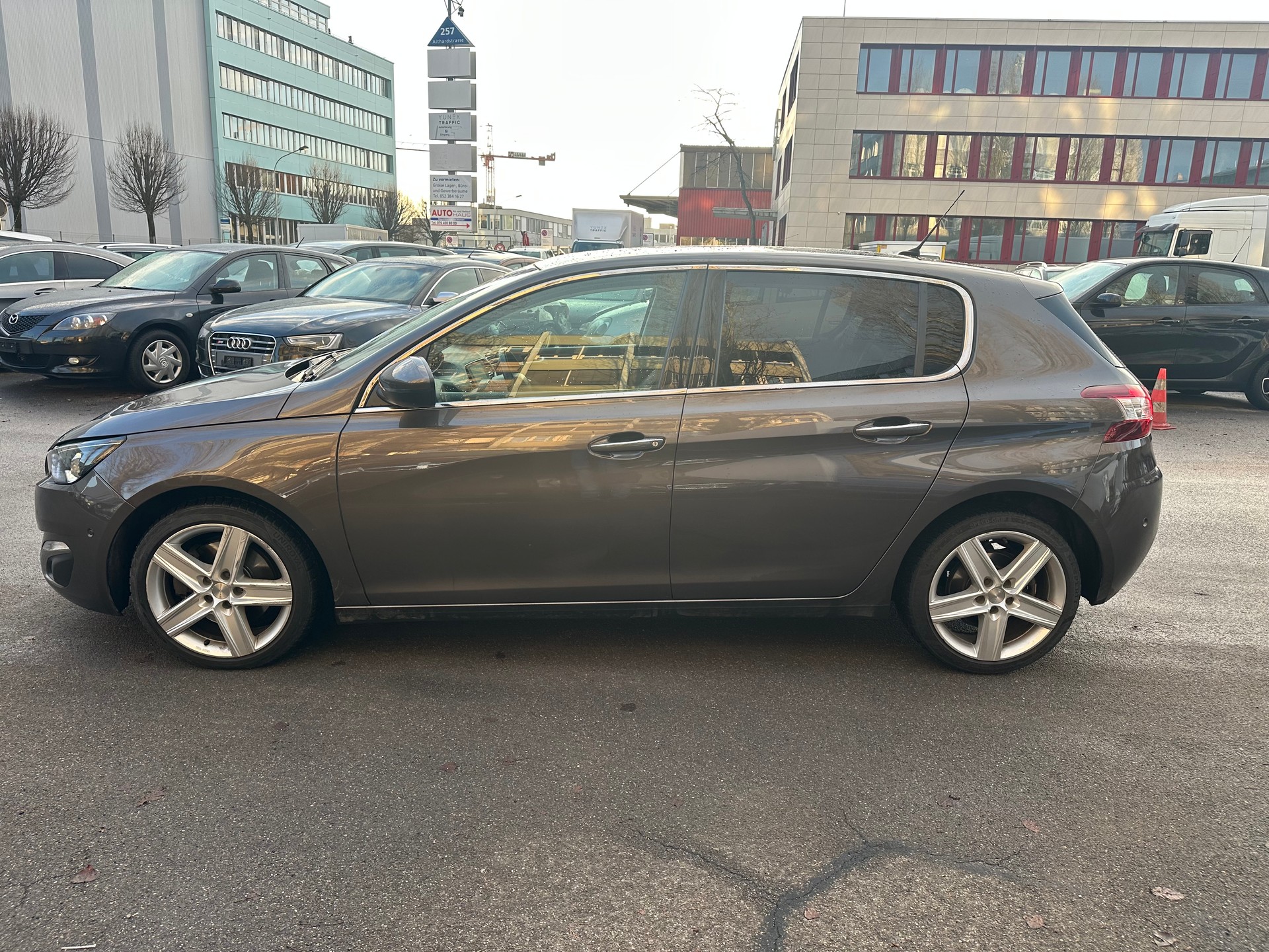 PEUGEOT 308 2.0 BlueHDI Active Automatic-image-3