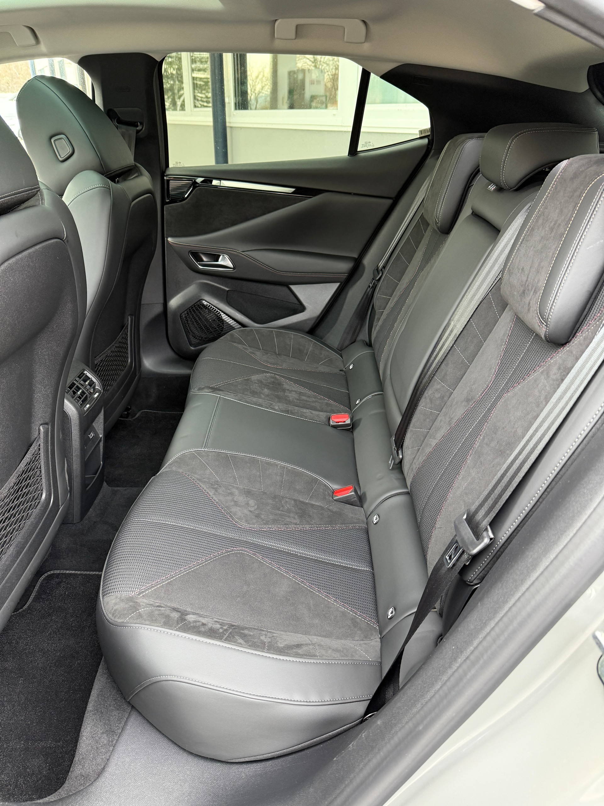 DS AUTOMOBILES DS 4 1.6 E-Tense Performance Line+-image-5