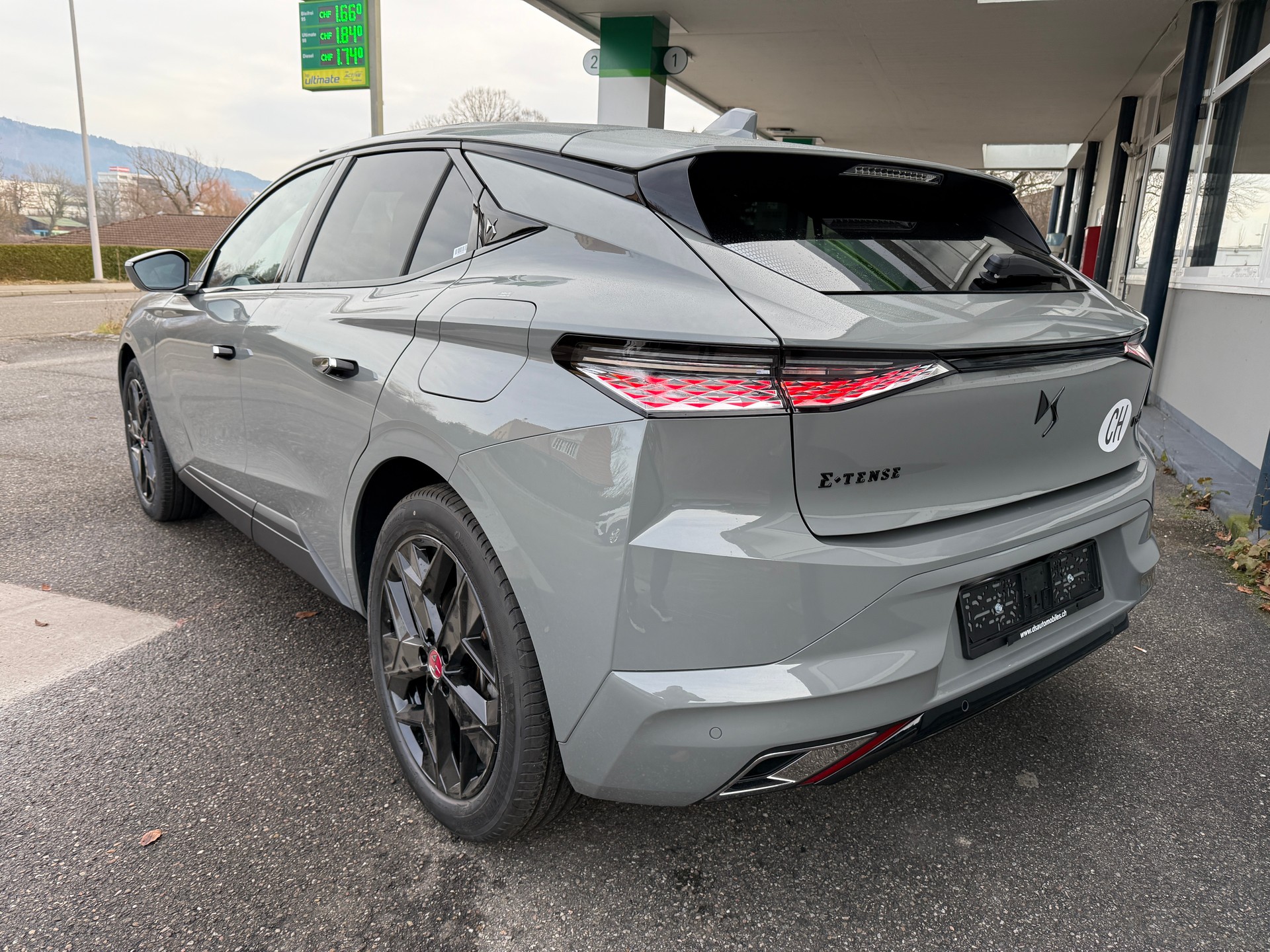 DS AUTOMOBILES DS 4 1.6 E-Tense Performance Line+-image-2