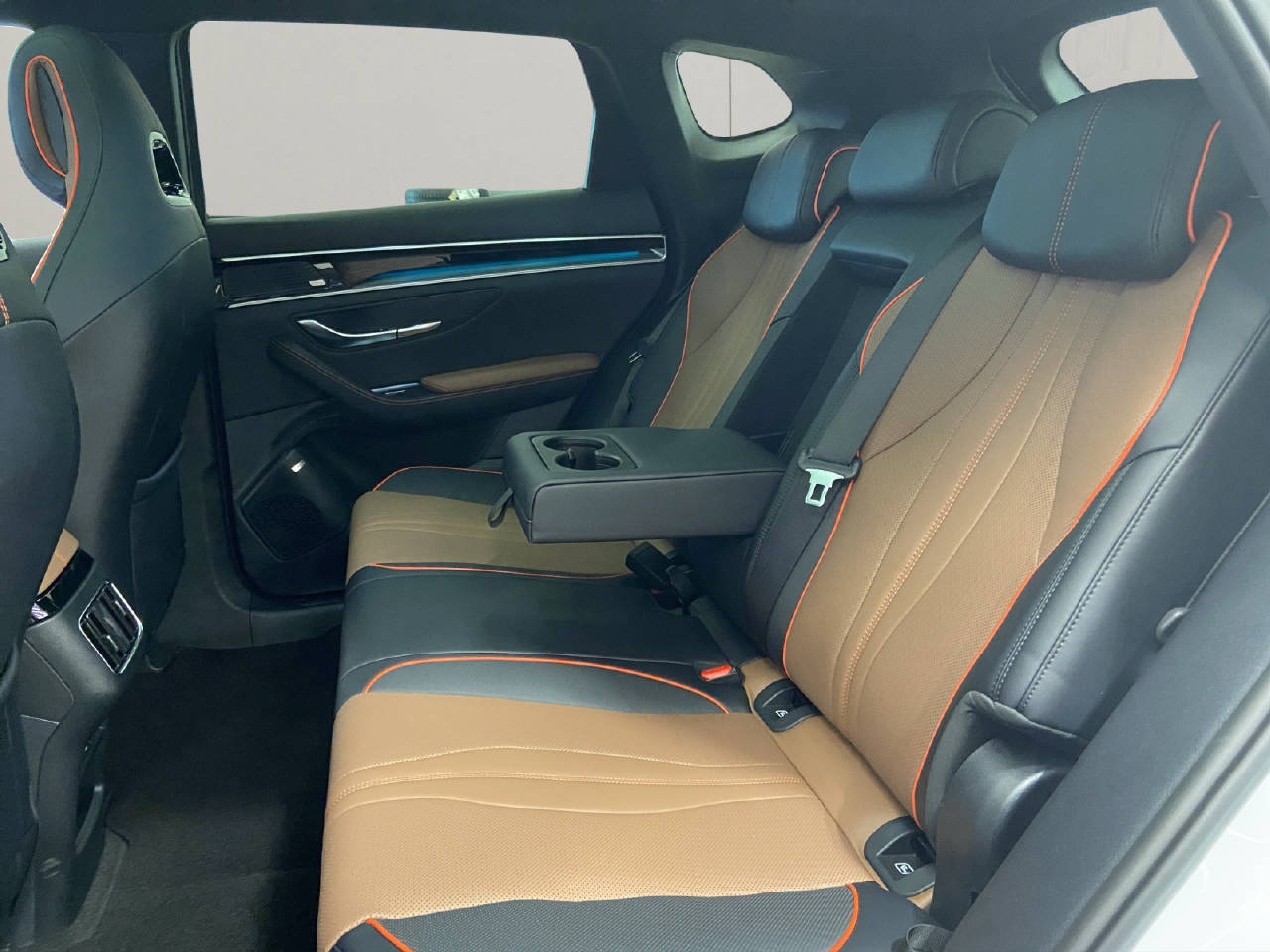 BYD Seal U DM-i Design AWD-image-9