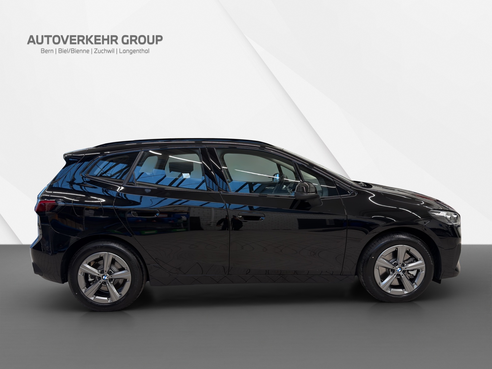BMW 230e xDrive Active Tourer-image-6