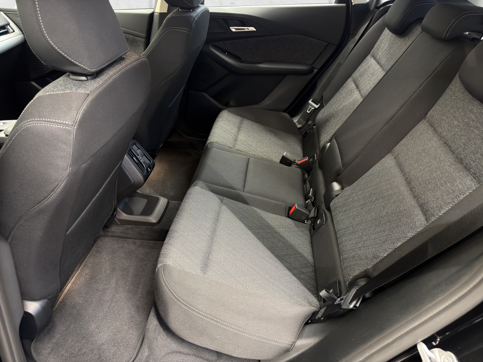 BMW 230e xDrive Active Tourer-image-10