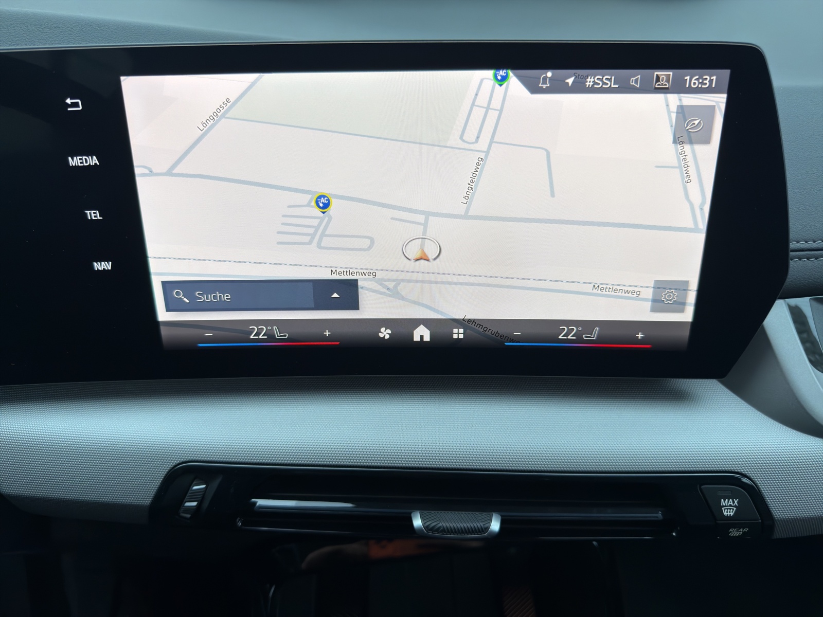 BMW 230e xDrive Active Tourer-image-17