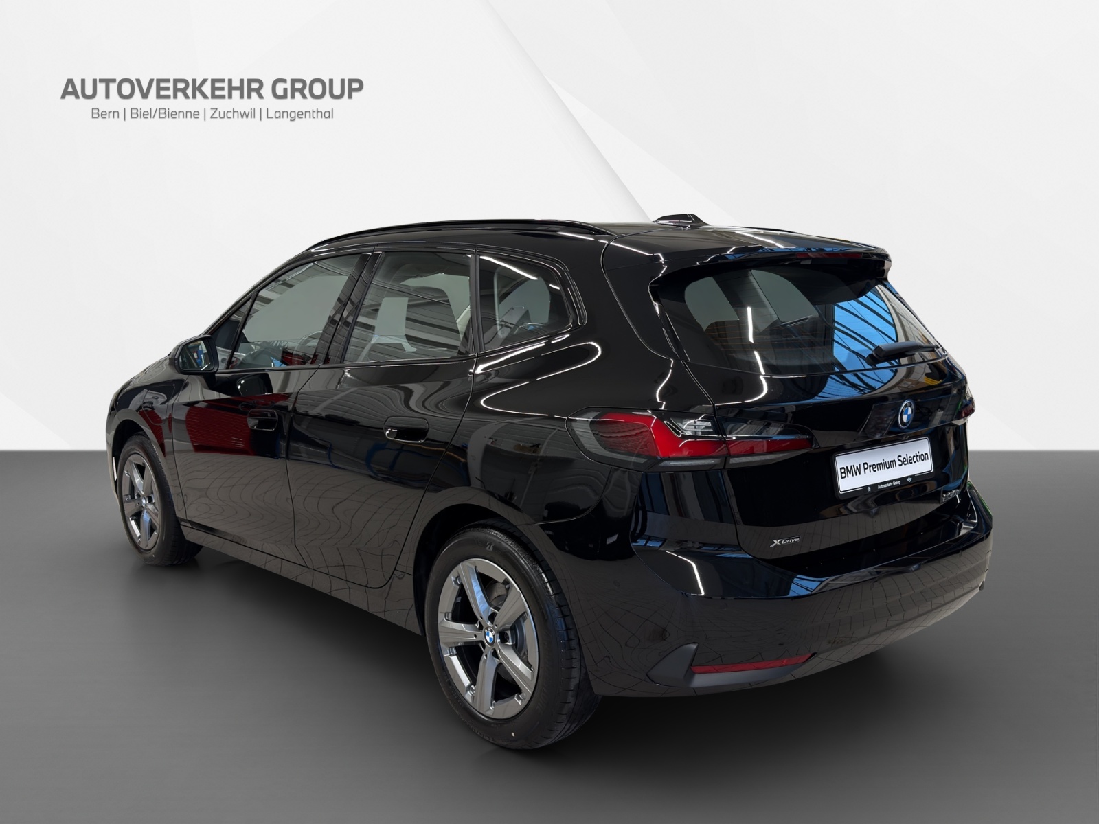 BMW 230e xDrive Active Tourer-image-3