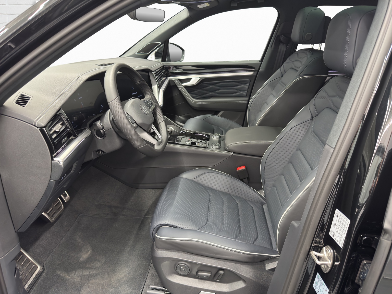 VW Touareg 3.0 V6 TDI 286 R-Line Final Edition-image-5