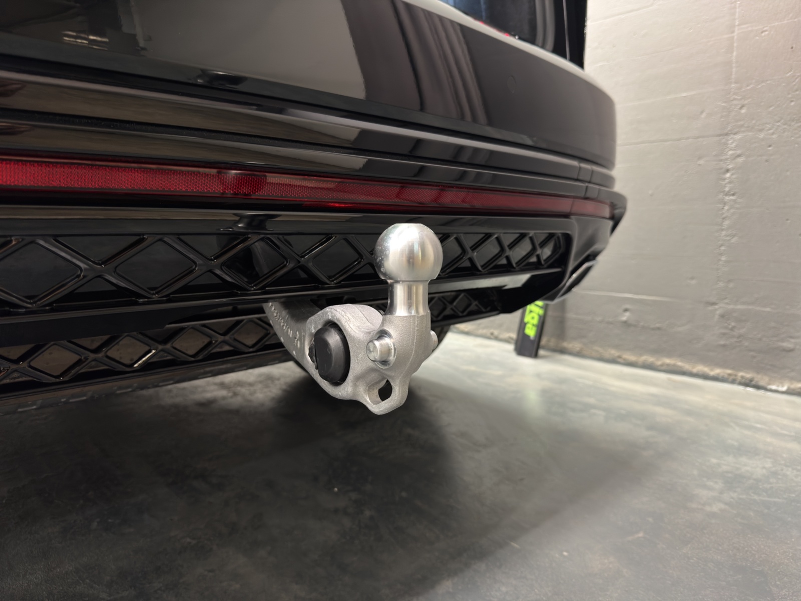 VW Touareg 3.0 V6 TDI 286 R-Line Final Edition-image-12