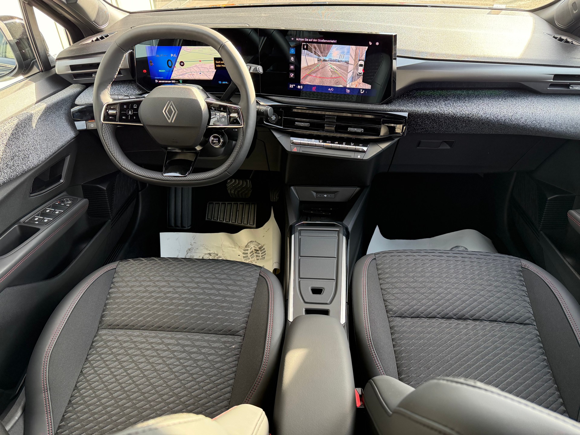 RENAULT Clio 1.8 E-Tech Techno-image-5