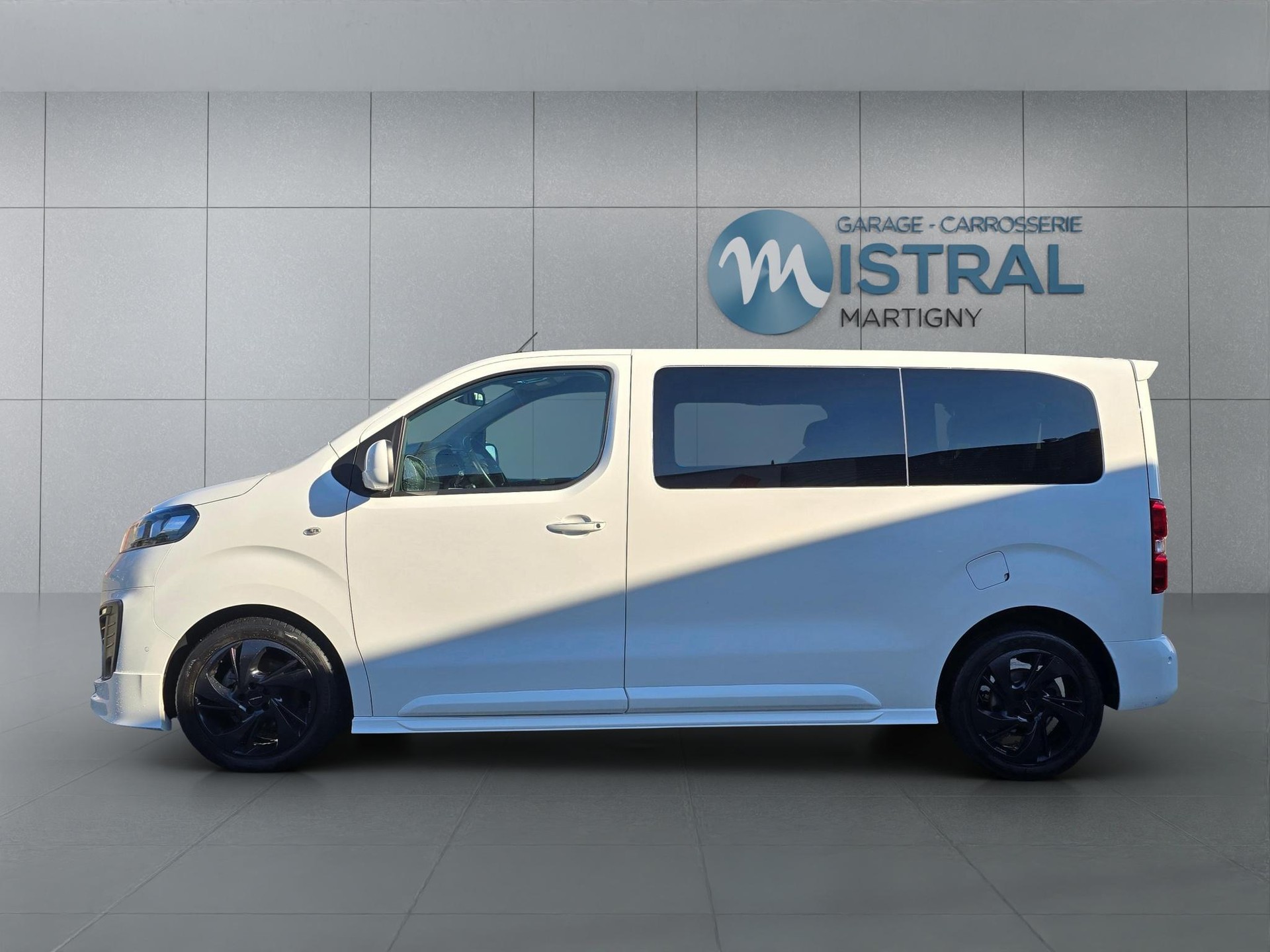 OPEL Zafira Life M 2.0 CDTI 150 Business Edition S/S-image-1