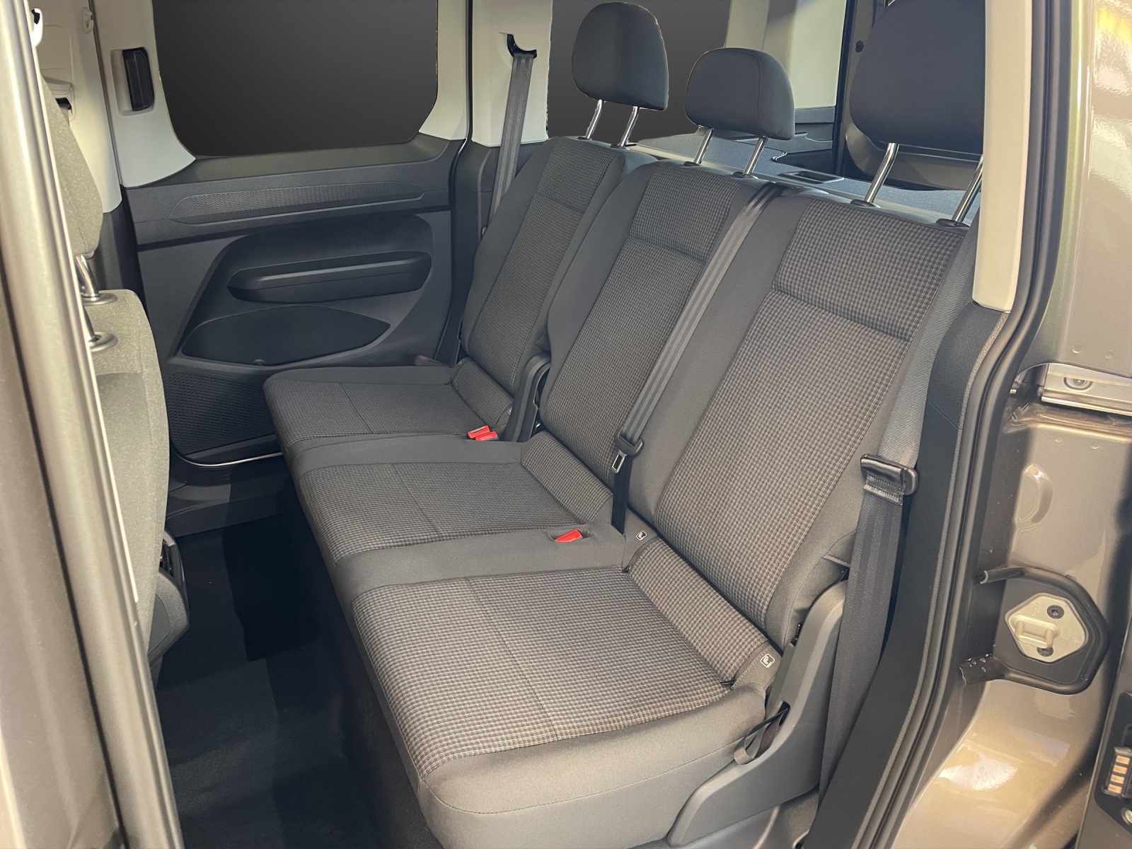 VW Caddy 2.0 TDI 4Motion-image-8