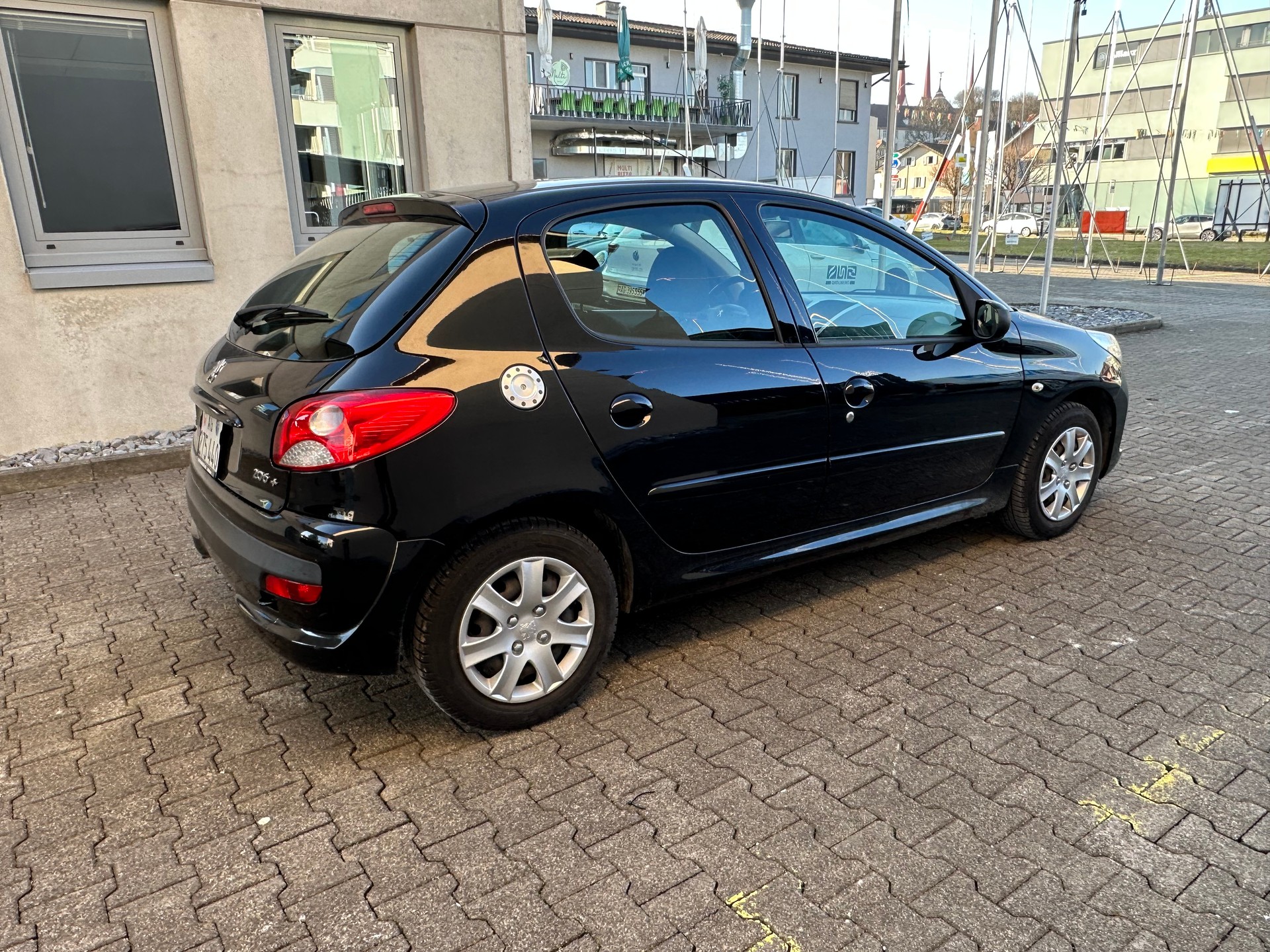 PEUGEOT 206+ 1.4 Trendy-image-4