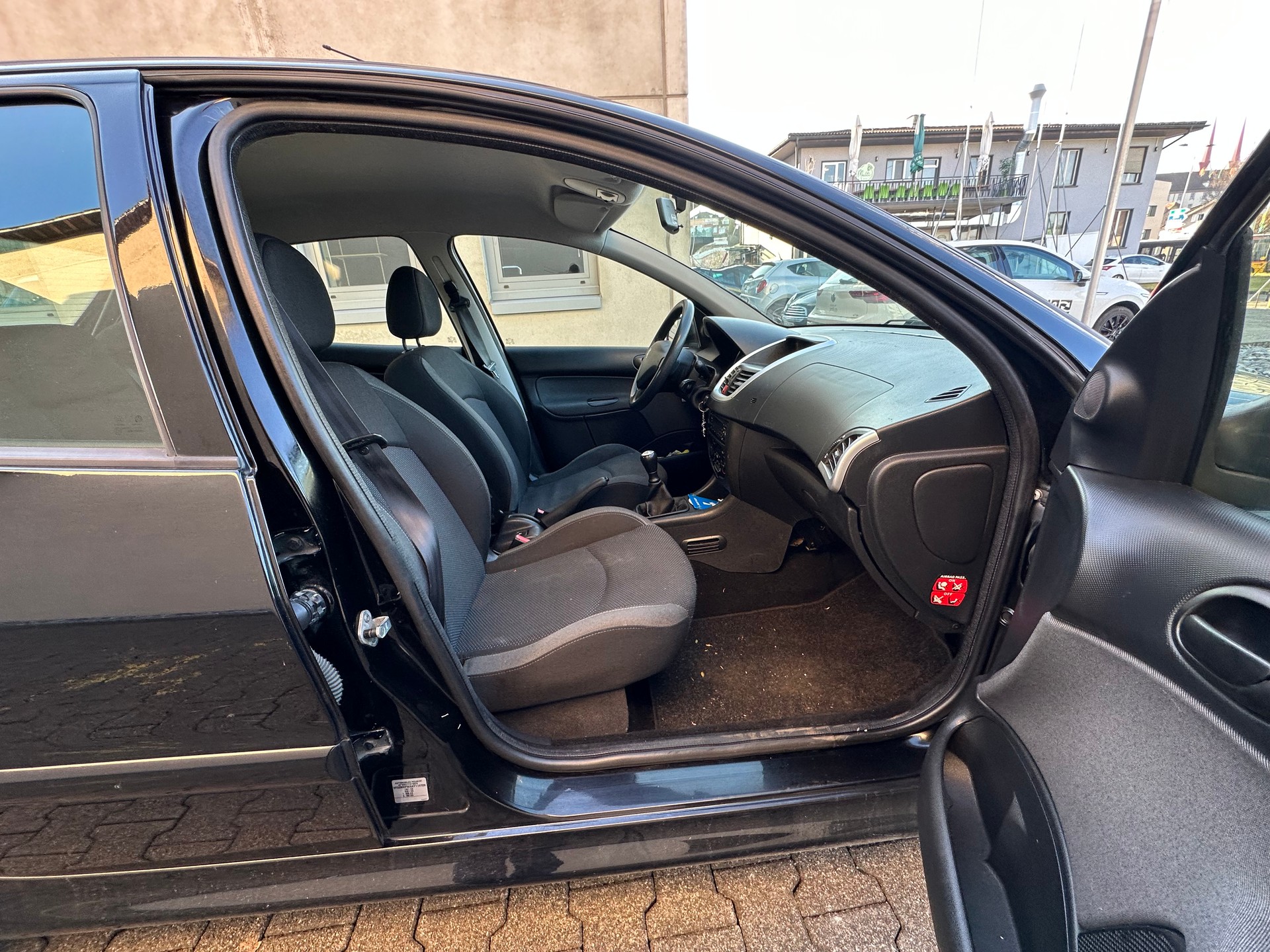 PEUGEOT 206+ 1.4 Trendy-image-6