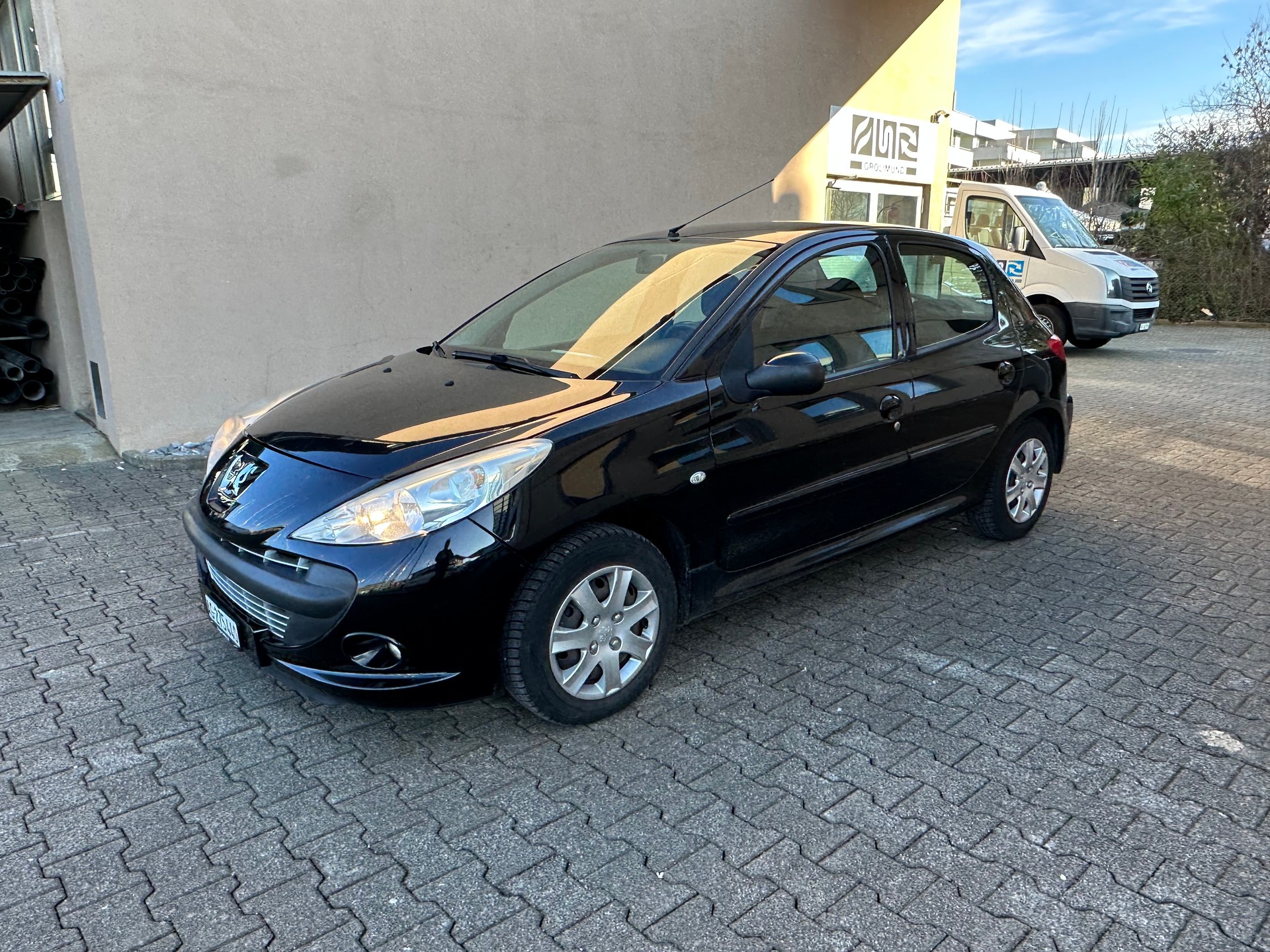 PEUGEOT 206+ 1.4 Trendy-image-1