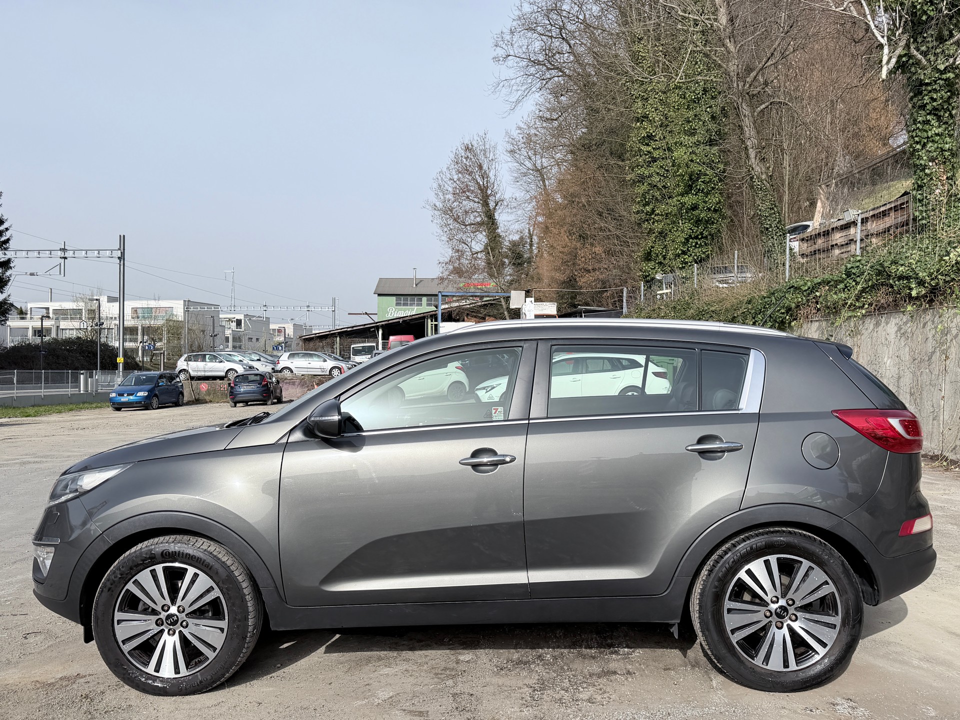 KIA Sportage 2.0 CRDi Style 4WD Automatic-image-3