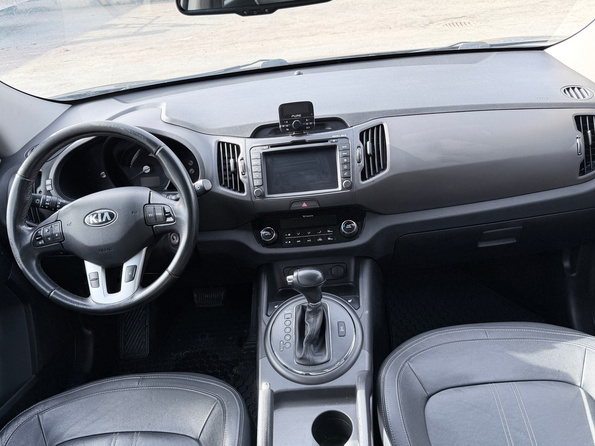 KIA Sportage 2.0 CRDi Style 4WD Automatic-image-11