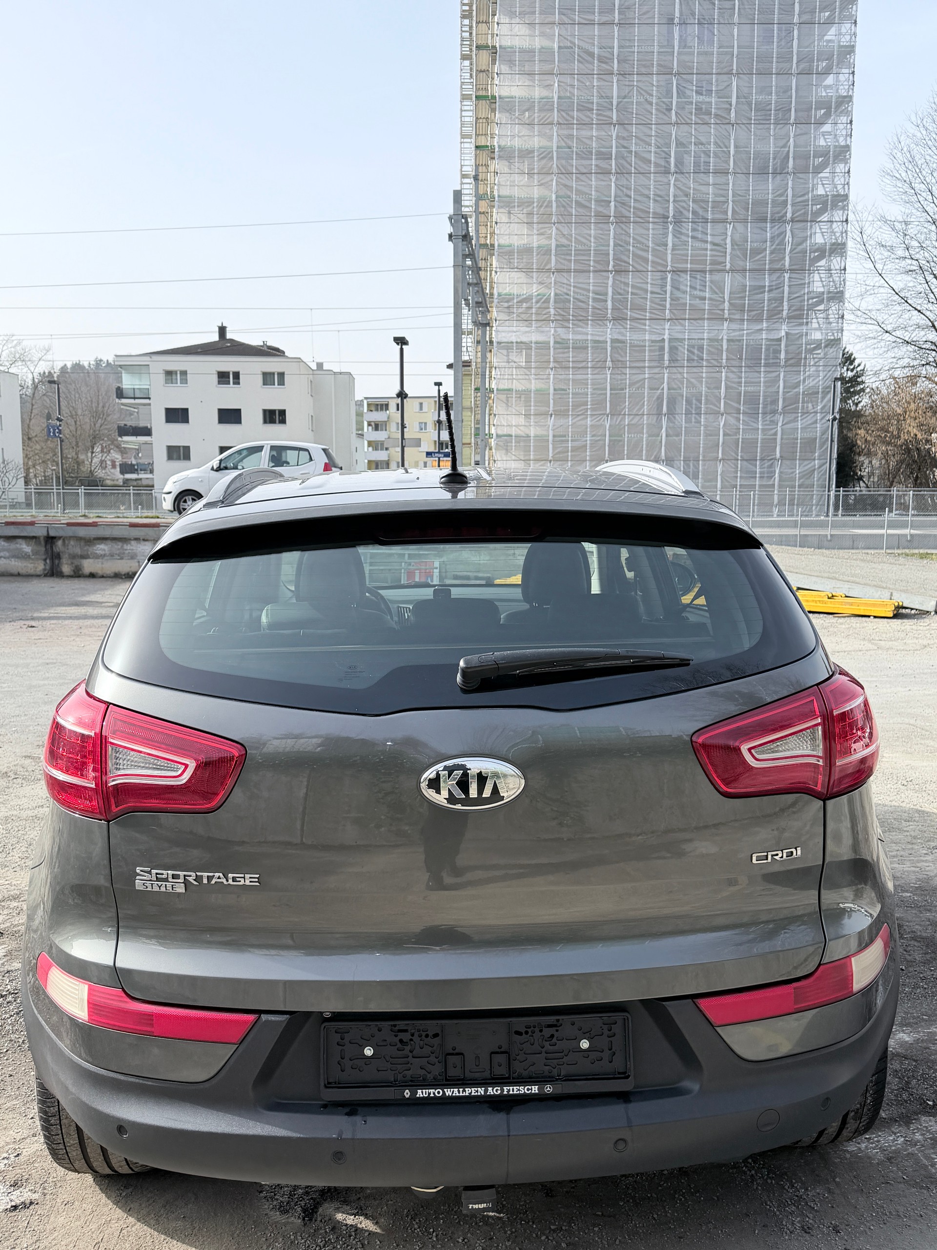 KIA Sportage 2.0 CRDi Style 4WD Automatic-image-5