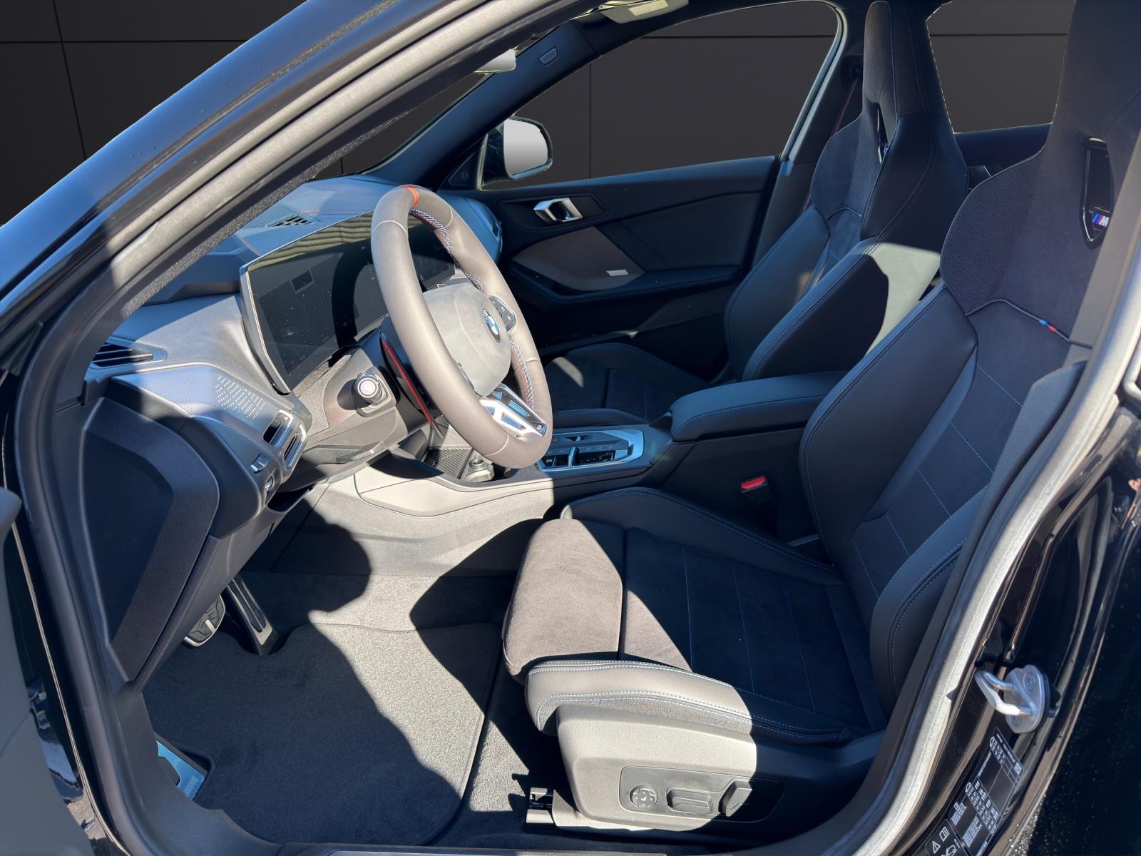 BMW M235i xDrive Gran Coupé-image-1