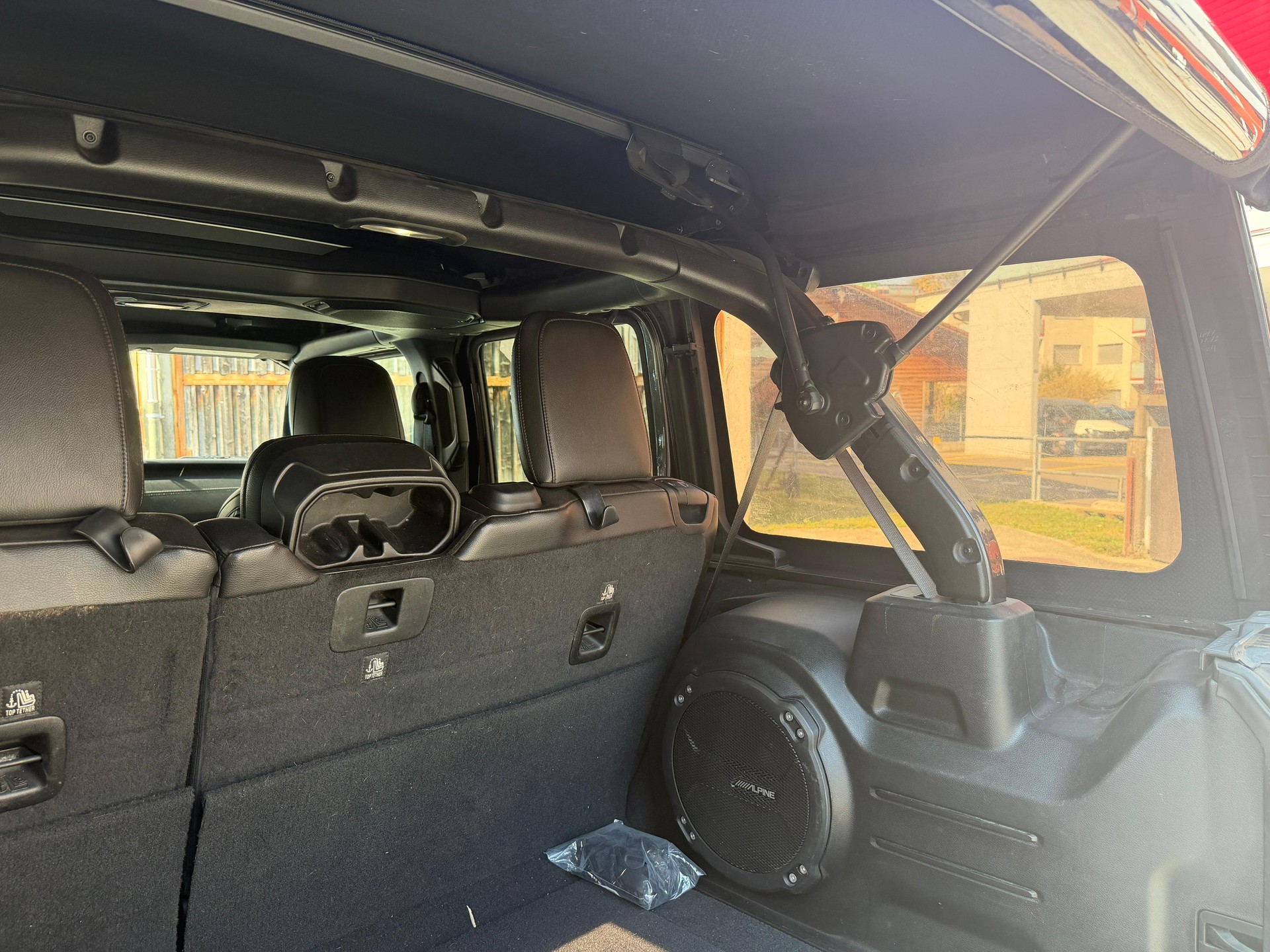 JEEP Wrangler 3.6 Unlimited Sahara X Automatic hardtop-image-16