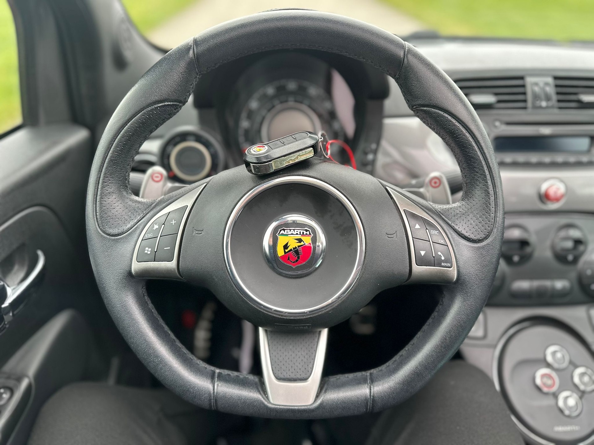 FIAT 500C 1.4 16V Turbo Abarth Dualogic-image-14